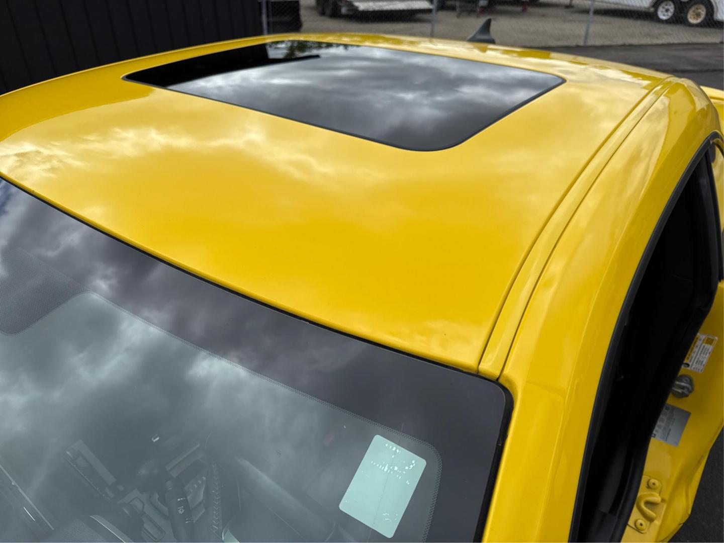 2011 YELLOW CHEVROLET CAMARO (2G1FK1EJ0B9) with an V8,6.2L(376 CID),OHV engine, AUTOMATIC transmission, located at 14600 Frazho Road, Warren, MI, 48089, (586) 776-3400, 42.485996, -82.974220 - Photo#10