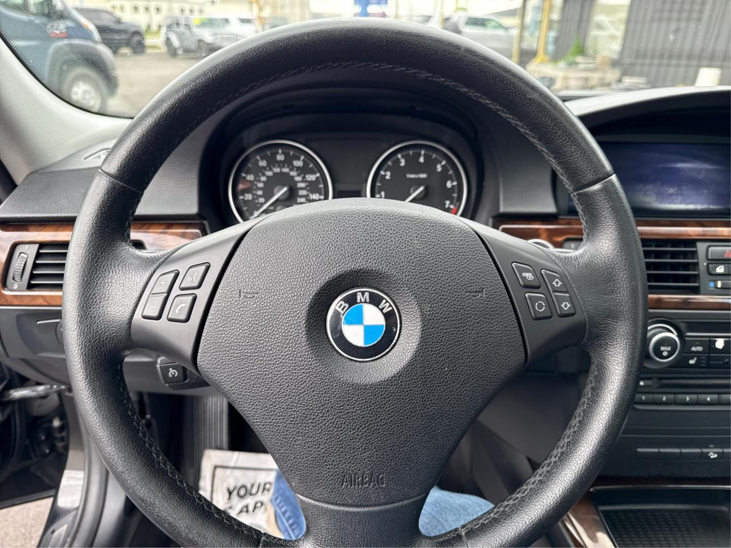 2011 BLACK BMW 328I XDRIVE (WBAPK7C57BA) with an L6,3.0L(183 CID),DOHC engine, AUTOMATIC transmission, located at 14600 Frazho Road, Warren, MI, 48089, (586) 776-3400, 42.485996, -82.974220 - Photo#15