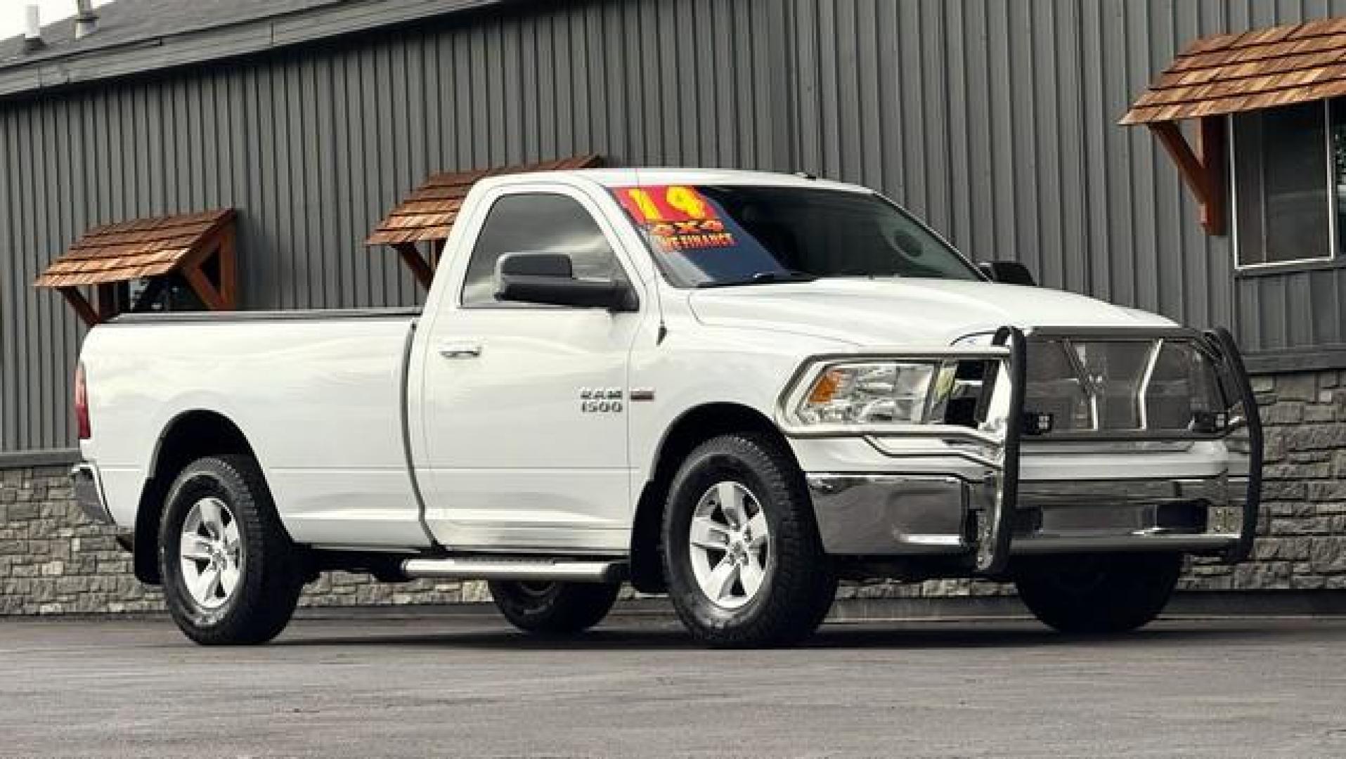 2014 WHITE RAM 1500 (3C6JR7ET2EG) with an V8,5.7L(345 CID),OHV engine, AUTOMATIC transmission, located at 14600 Frazho Road, Warren, MI, 48089, (586) 776-3400, 42.485996, -82.974220 - Photo#2