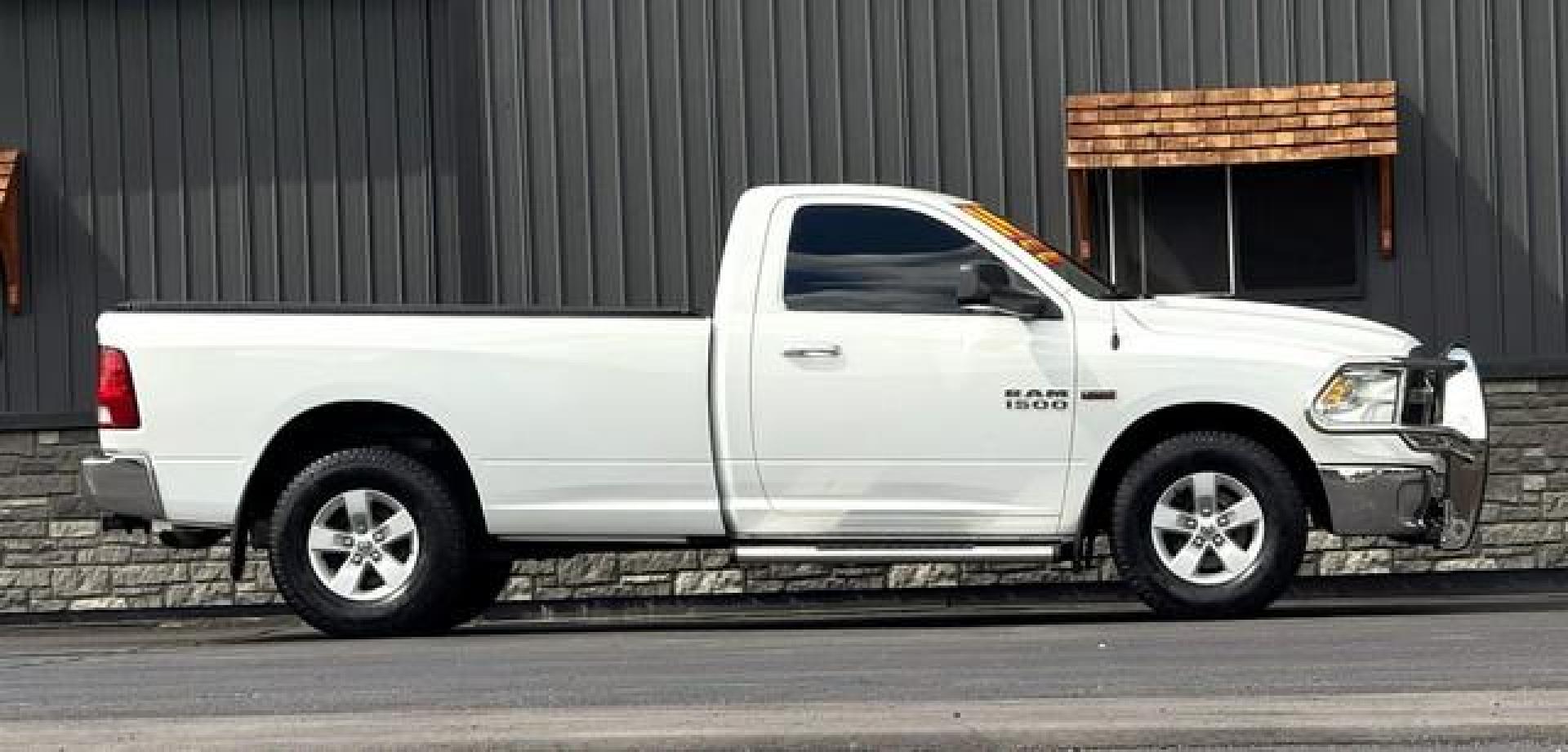 2014 WHITE RAM 1500 (3C6JR7ET2EG) with an V8,5.7L(345 CID),OHV engine, AUTOMATIC transmission, located at 14600 Frazho Road, Warren, MI, 48089, (586) 776-3400, 42.485996, -82.974220 - Photo#3