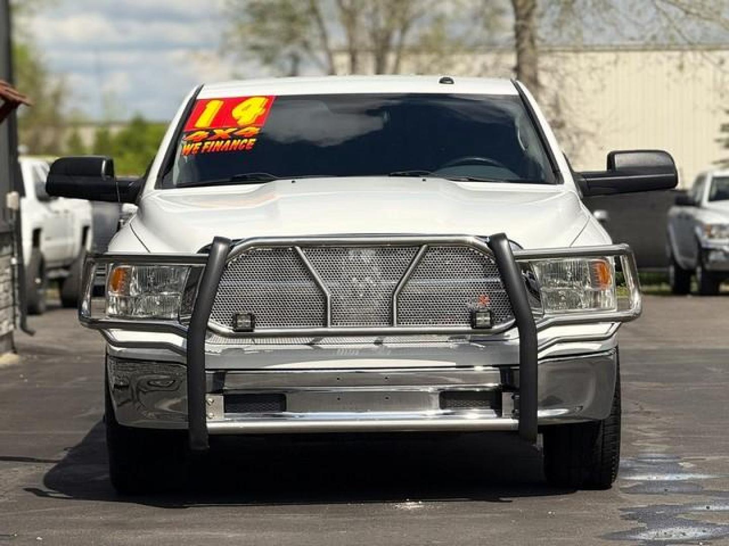 2014 WHITE RAM 1500 (3C6JR7ET2EG) with an V8,5.7L(345 CID),OHV engine, AUTOMATIC transmission, located at 14600 Frazho Road, Warren, MI, 48089, (586) 776-3400, 42.485996, -82.974220 - Photo#4