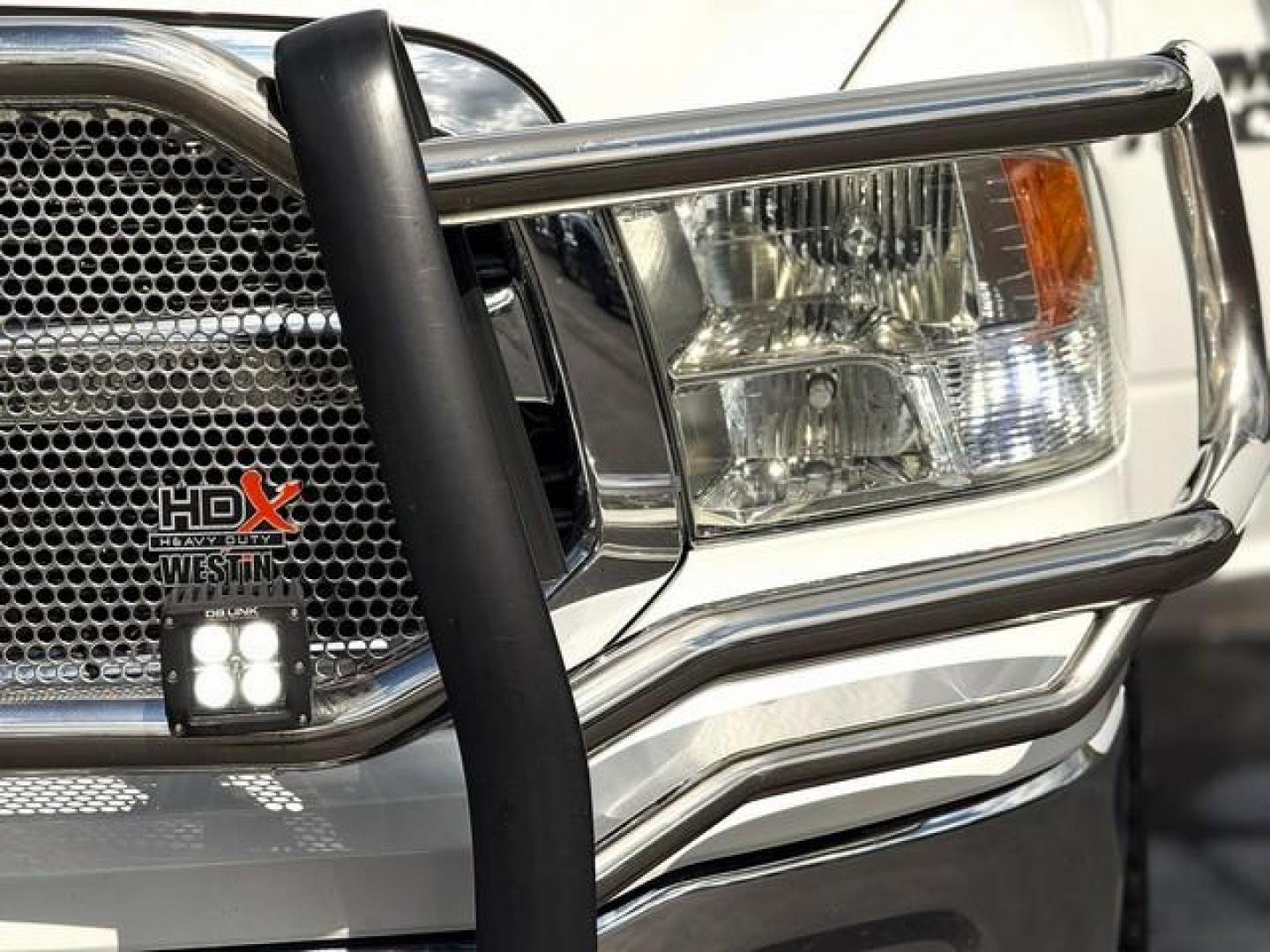2014 WHITE RAM 1500 (3C6JR7ET2EG) with an V8,5.7L(345 CID),OHV engine, AUTOMATIC transmission, located at 14600 Frazho Road, Warren, MI, 48089, (586) 776-3400, 42.485996, -82.974220 - Photo#5