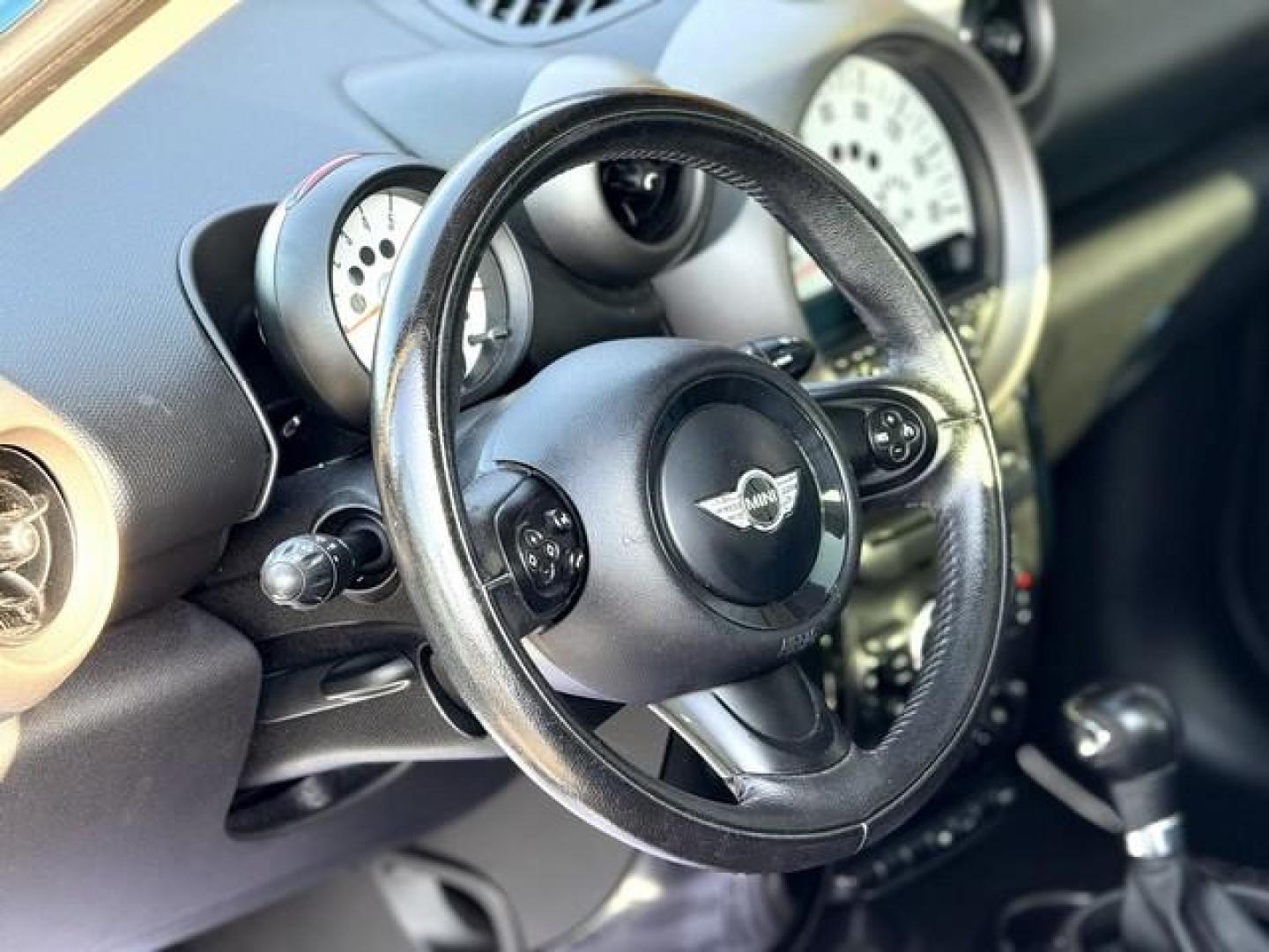 2012 BLUE MINI COOPER COUNTRYMAN (WMWZB3C54CW) with an L4,1.6L(98 CID),DOHC engine, AUTOMATIC transmission, located at 14600 Frazho Road, Warren, MI, 48089, (586) 776-3400, 42.485996, -82.974220 - Photo#8