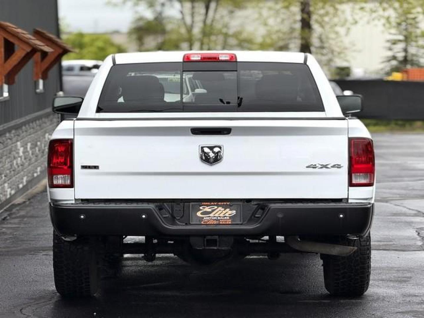 2013 WHITE RAM 2500 (3C6TR5DT8DG) with an V8,5.7L(345 CID),OHV engine, AUTOMATIC transmission, located at 14600 Frazho Road, Warren, MI, 48089, (586) 776-3400, 42.485996, -82.974220 - Photo#5