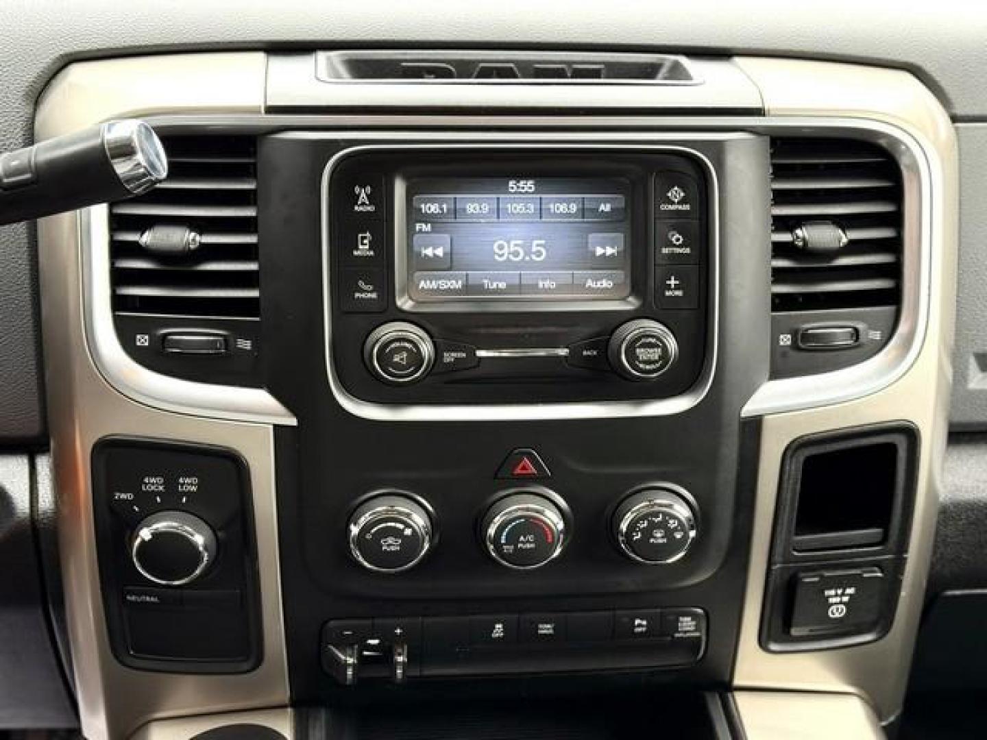 2013 WHITE RAM 2500 (3C6TR5DT8DG) with an V8,5.7L(345 CID),OHV engine, AUTOMATIC transmission, located at 14600 Frazho Road, Warren, MI, 48089, (586) 776-3400, 42.485996, -82.974220 - Photo#10
