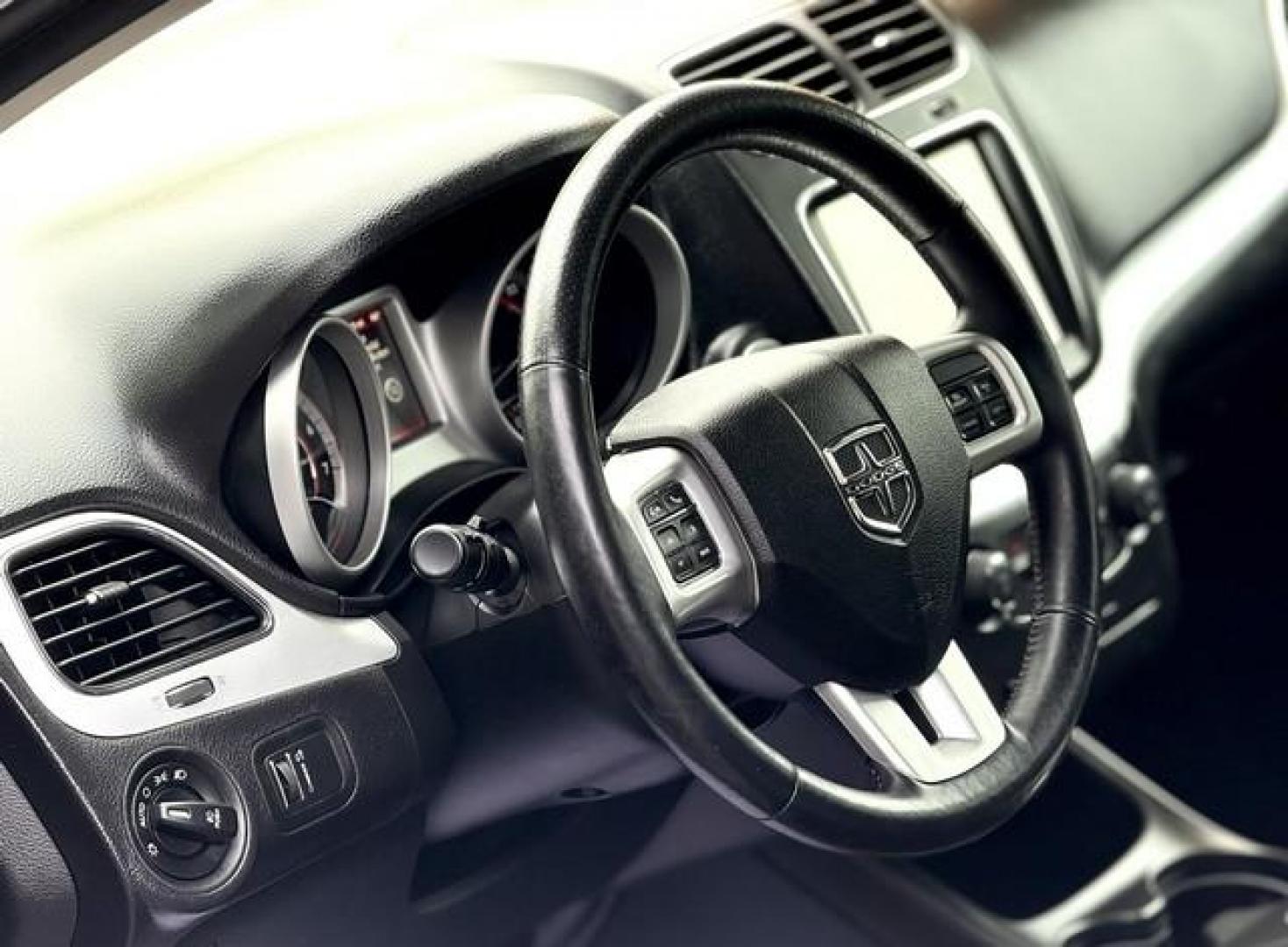2016 GREY DODGE JOURNEY (3C4PDDEG1GT) with an V6,3.6L(220 CID),DOHC engine, AUTOMATIC transmission, located at 14600 Frazho Road, Warren, MI, 48089, (586) 776-3400, 42.485996, -82.974220 - Photo#11