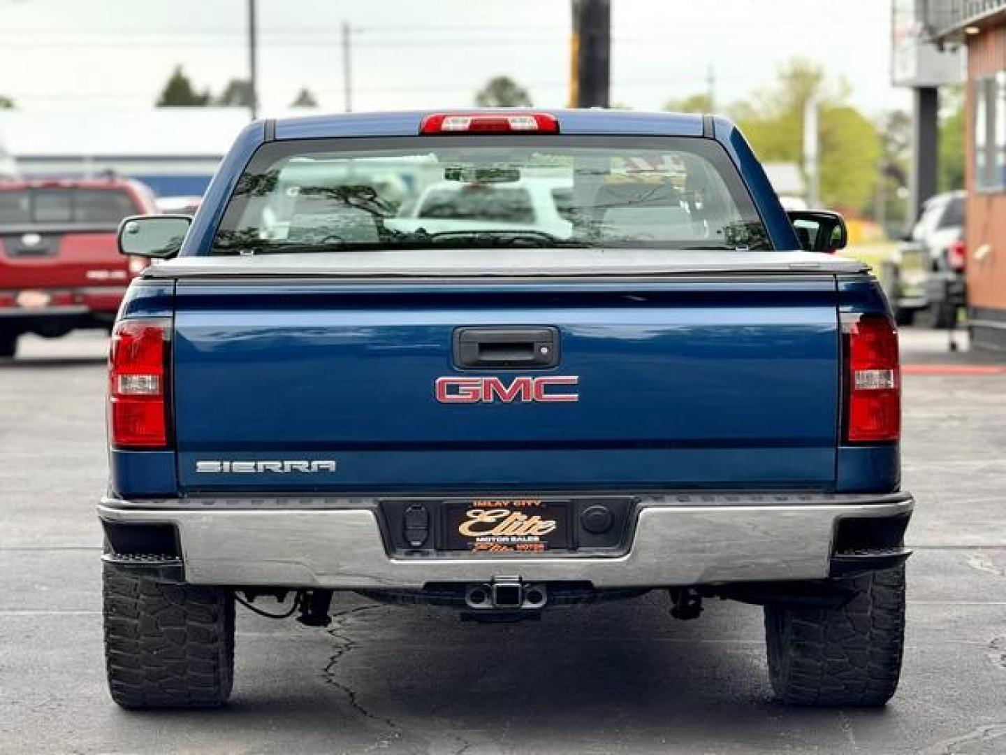 2017 BLUE GMC SIERRA 1500 (1GTV2LEH3HZ) with an V6,4.3L(262 CID),OHV engine, AUTOMATIC transmission, located at 14600 Frazho Road, Warren, MI, 48089, (586) 776-3400, 42.485996, -82.974220 - Photo#5