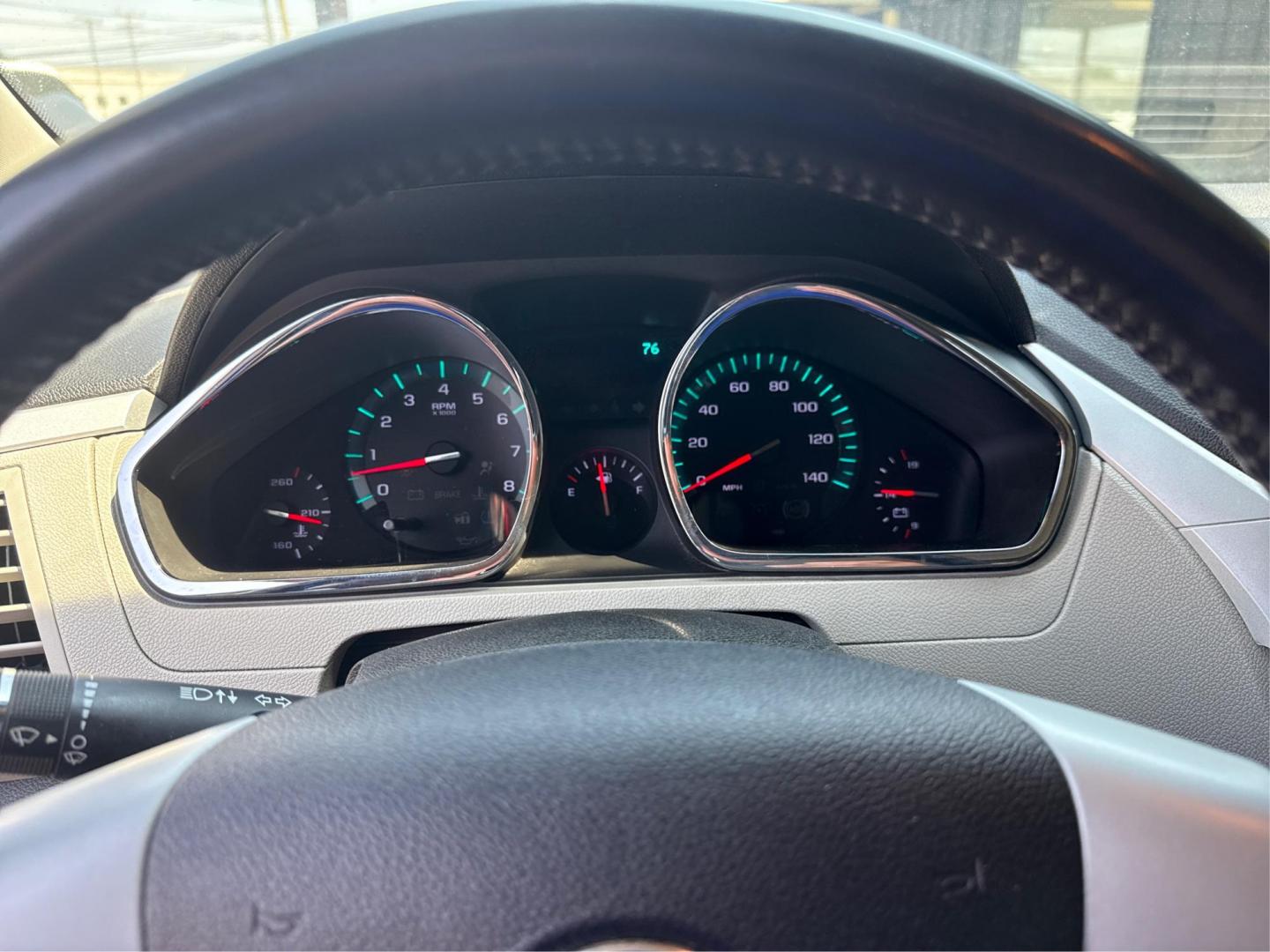 2009 SILVER CHEVROLET TRAVERSE (1GNEV33D59S) with an V6,3.6L(217 CID),DOHC engine, AUTOMATIC transmission, located at 14600 Frazho Road, Warren, MI, 48089, (586) 776-3400, 42.485996, -82.974220 - Photo#14