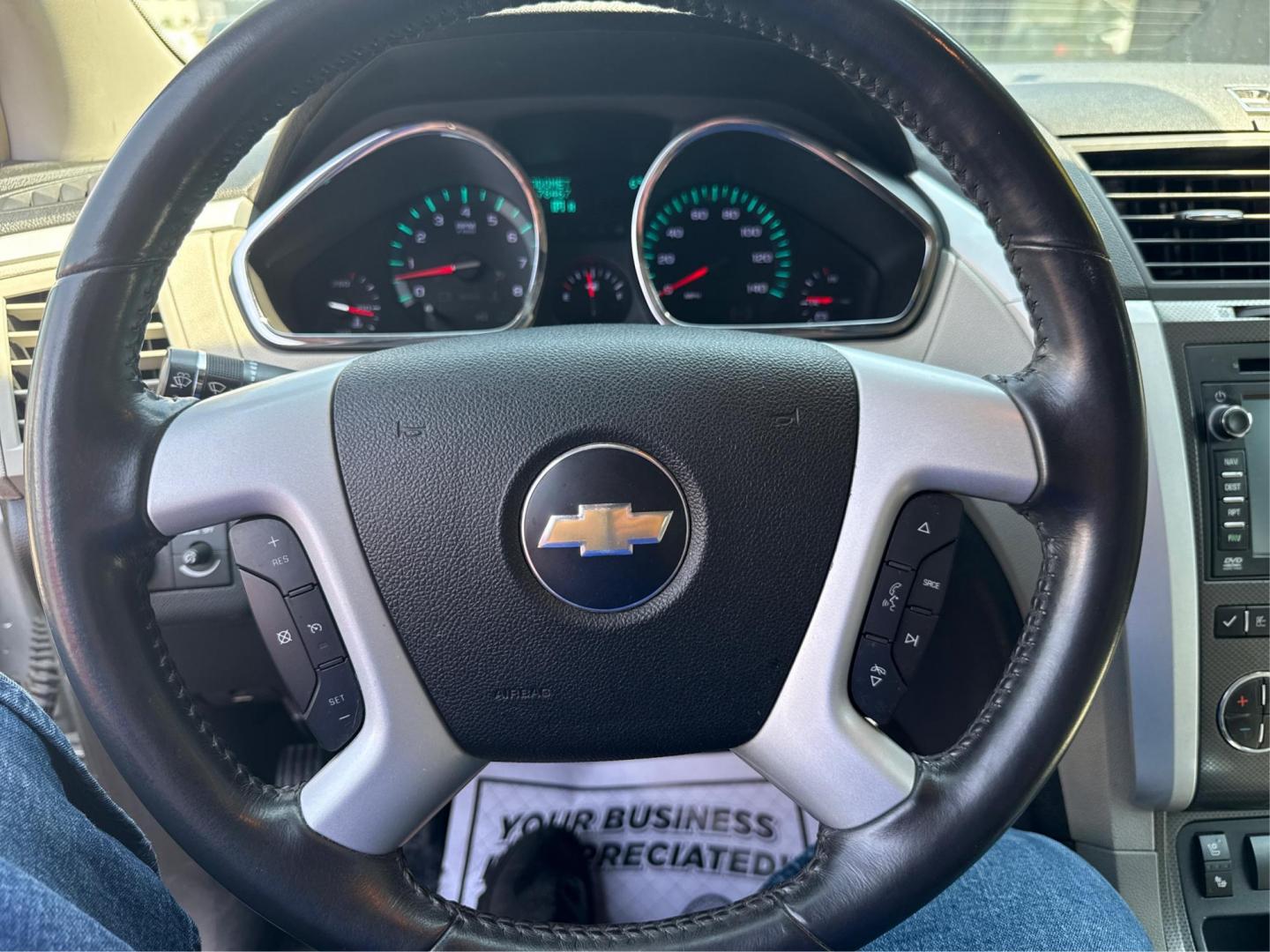 2009 SILVER CHEVROLET TRAVERSE (1GNEV33D59S) with an V6,3.6L(217 CID),DOHC engine, AUTOMATIC transmission, located at 14600 Frazho Road, Warren, MI, 48089, (586) 776-3400, 42.485996, -82.974220 - Photo#15