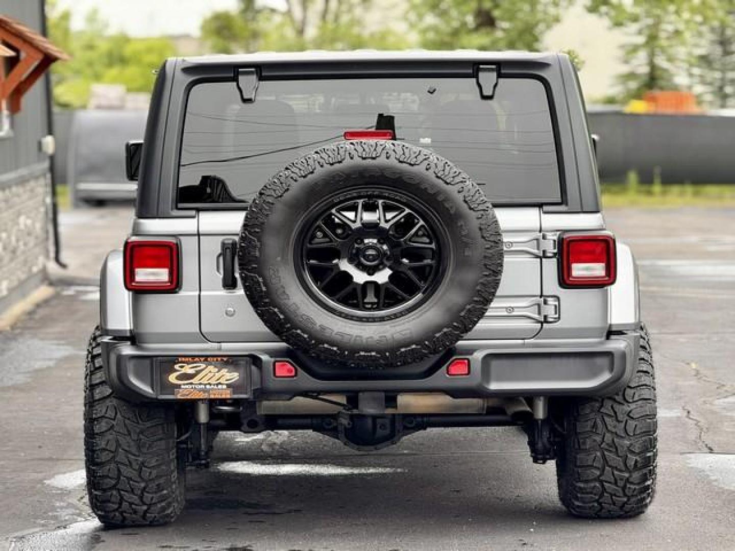 2020 SILVER JEEP WRANGLER (1C4HJXEN8LW) with an L4,2.0L(122 CID), engine, AUTOMATIC transmission, located at 14600 Frazho Road, Warren, MI, 48089, (586) 776-3400, 42.485996, -82.974220 - Photo#5