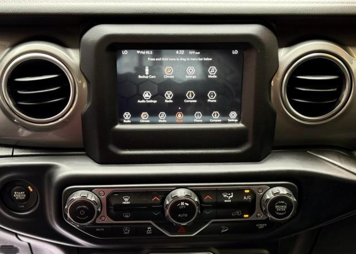 2020 SILVER JEEP WRANGLER (1C4HJXEN8LW) with an L4,2.0L(122 CID), engine, AUTOMATIC transmission, located at 14600 Frazho Road, Warren, MI, 48089, (586) 776-3400, 42.485996, -82.974220 - Photo#11