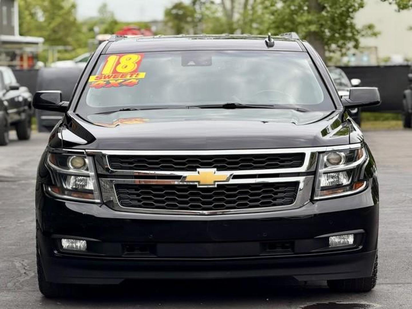 2018 BLACK CHEVROLET SUBURBAN (1GNSKHKC9JR) with an V8,5.3L(325 CID),OHV engine, AUTOMATIC transmission, located at 14600 Frazho Road, Warren, MI, 48089, (586) 776-3400, 42.485996, -82.974220 - Photo#2