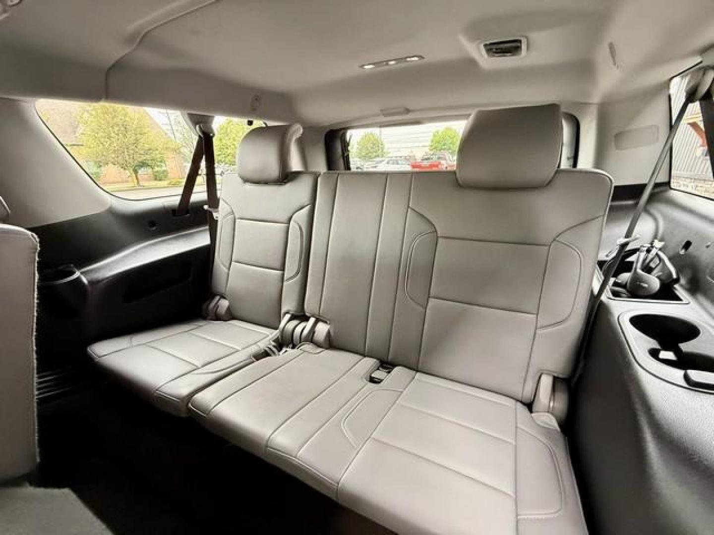 2018 BLACK CHEVROLET SUBURBAN (1GNSKHKC9JR) with an V8,5.3L(325 CID),OHV engine, AUTOMATIC transmission, located at 14600 Frazho Road, Warren, MI, 48089, (586) 776-3400, 42.485996, -82.974220 - Photo#8
