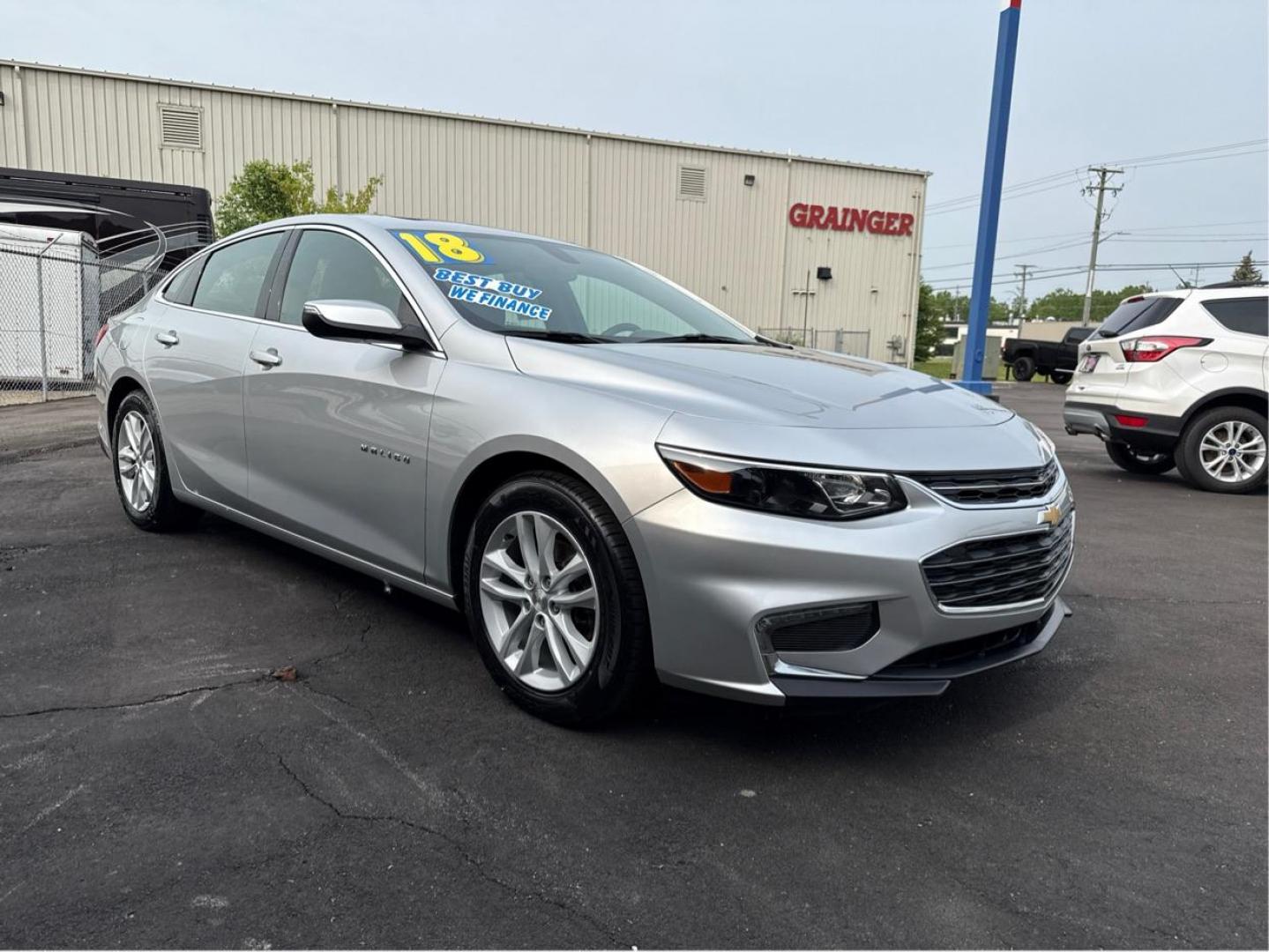 2018 SILVER CHEVROLET MALIBU (1G1ZD5ST5JF) with an L4,1.5L(91 CID),DOHC engine, AUTOMATIC transmission, located at 14600 Frazho Road, Warren, MI, 48089, (586) 776-3400, 42.485996, -82.974220 - Photo#2