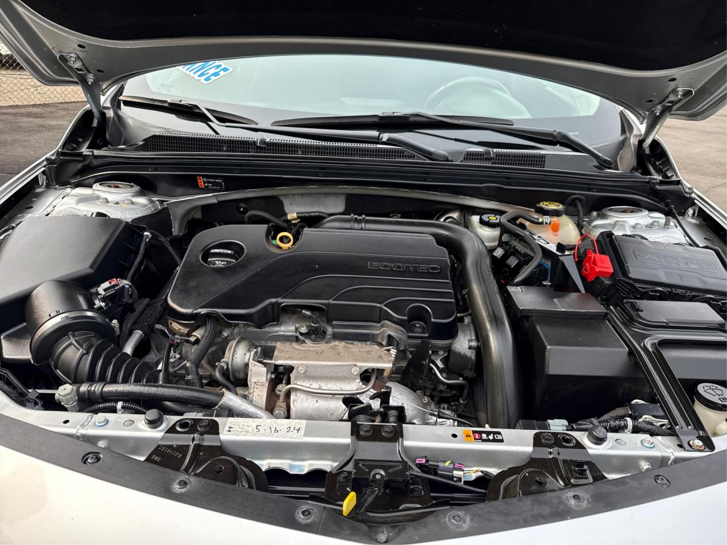 2018 SILVER CHEVROLET MALIBU (1G1ZD5ST5JF) with an L4,1.5L(91 CID),DOHC engine, AUTOMATIC transmission, located at 14600 Frazho Road, Warren, MI, 48089, (586) 776-3400, 42.485996, -82.974220 - Photo#10