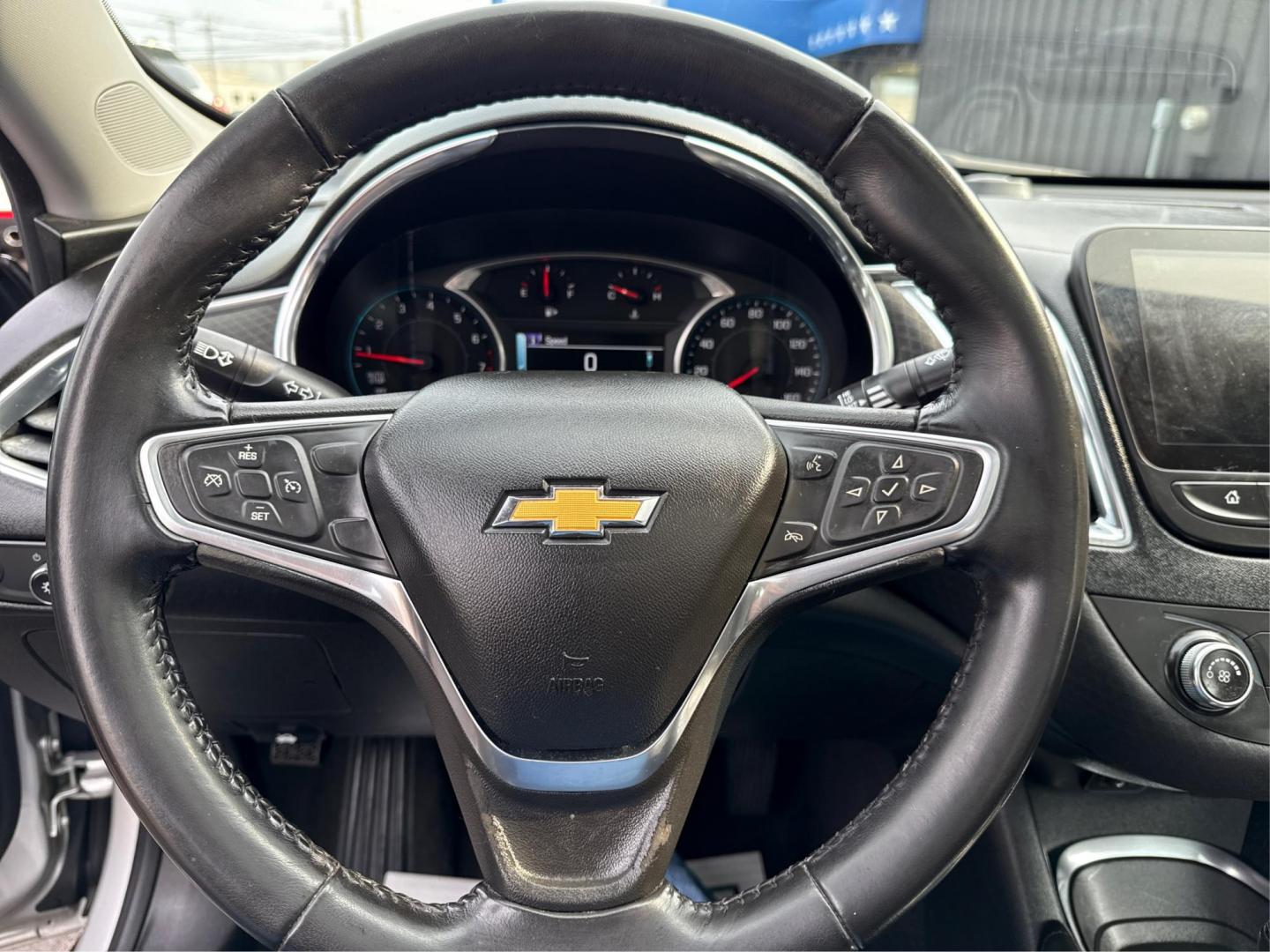 2018 SILVER CHEVROLET MALIBU (1G1ZD5ST5JF) with an L4,1.5L(91 CID),DOHC engine, AUTOMATIC transmission, located at 14600 Frazho Road, Warren, MI, 48089, (586) 776-3400, 42.485996, -82.974220 - Photo#16