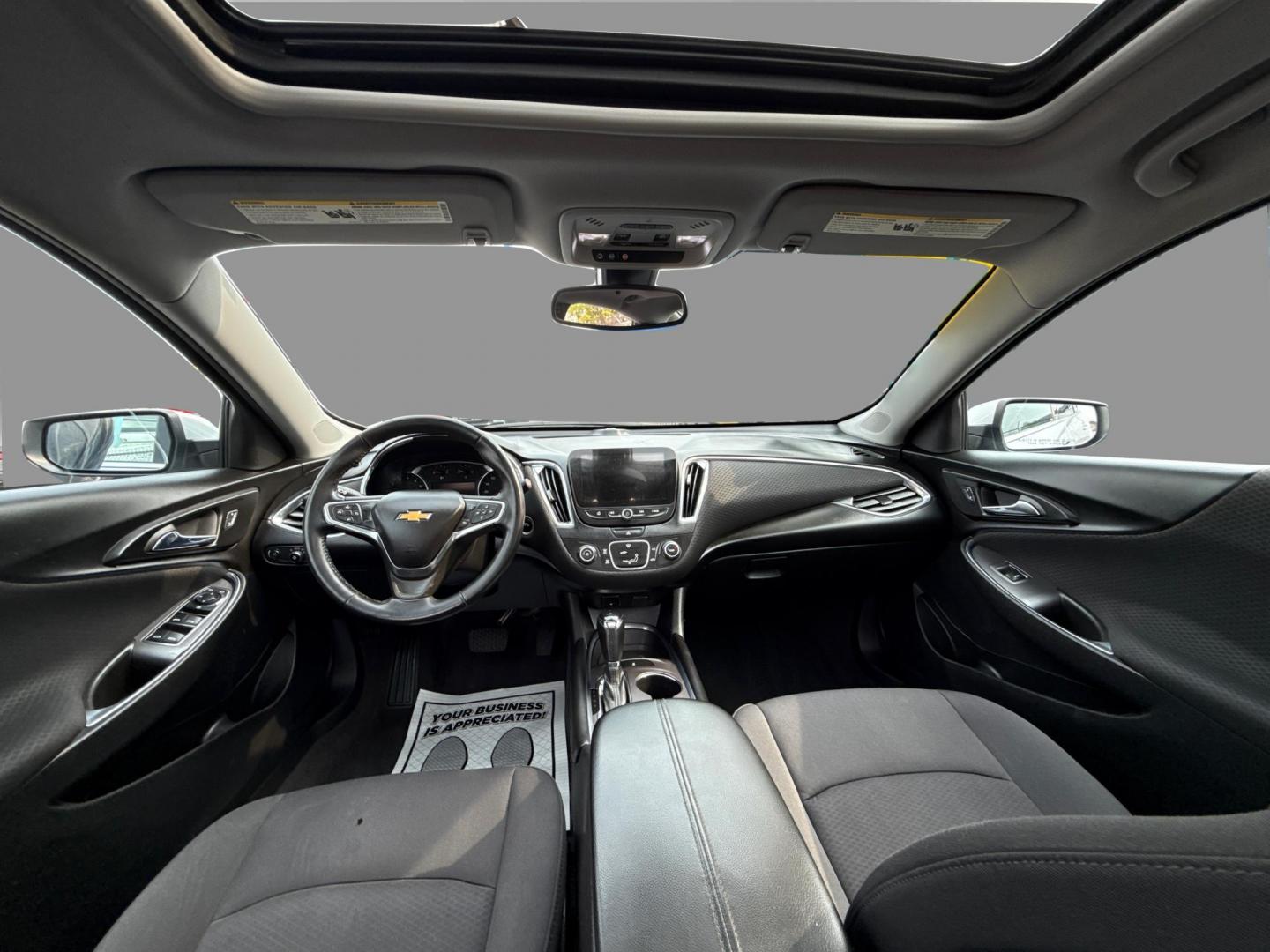 2018 SILVER CHEVROLET MALIBU (1G1ZD5ST5JF) with an L4,1.5L(91 CID),DOHC engine, AUTOMATIC transmission, located at 14600 Frazho Road, Warren, MI, 48089, (586) 776-3400, 42.485996, -82.974220 - Photo#21
