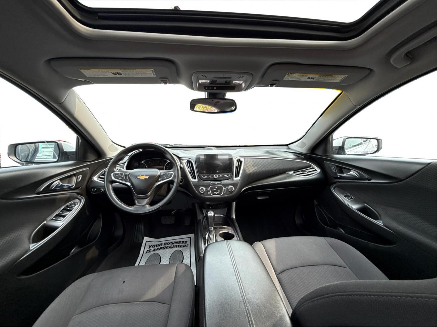 2018 SILVER CHEVROLET MALIBU (1G1ZD5ST5JF) with an L4,1.5L(91 CID),DOHC engine, AUTOMATIC transmission, located at 14600 Frazho Road, Warren, MI, 48089, (586) 776-3400, 42.485996, -82.974220 - Photo#22