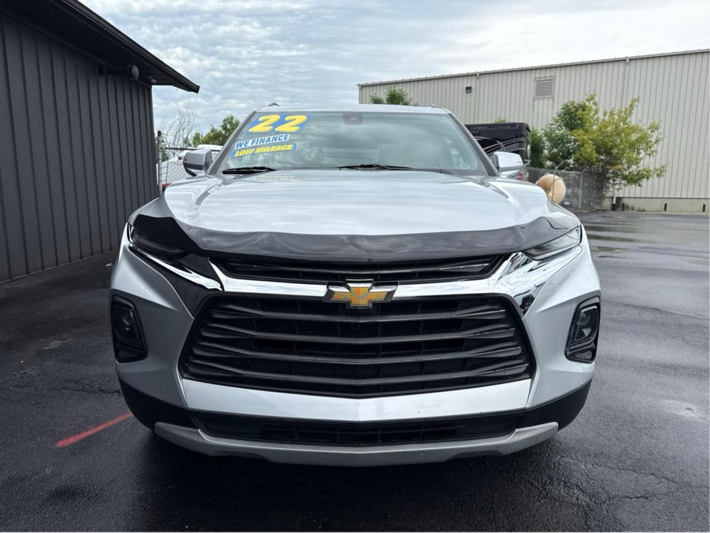 2022 SILVER CHEVROLET BLAZER (3GNKBHR40NS) with an L4,2.0L(122 CID),DOHC engine, AUTOMATIC transmission, located at 14600 Frazho Road, Warren, MI, 48089, (586) 776-3400, 42.485996, -82.974220 - Photo#1