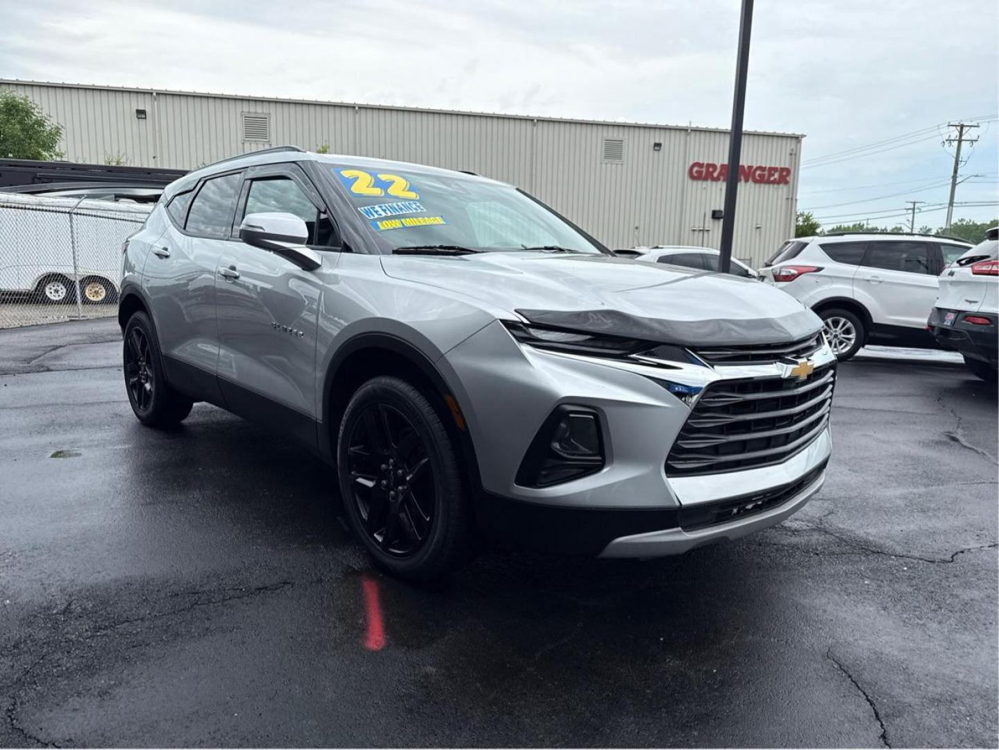 2022 SILVER CHEVROLET BLAZER (3GNKBHR40NS) with an L4,2.0L(122 CID),DOHC engine, AUTOMATIC transmission, located at 14600 Frazho Road, Warren, MI, 48089, (586) 776-3400, 42.485996, -82.974220 - Photo#2