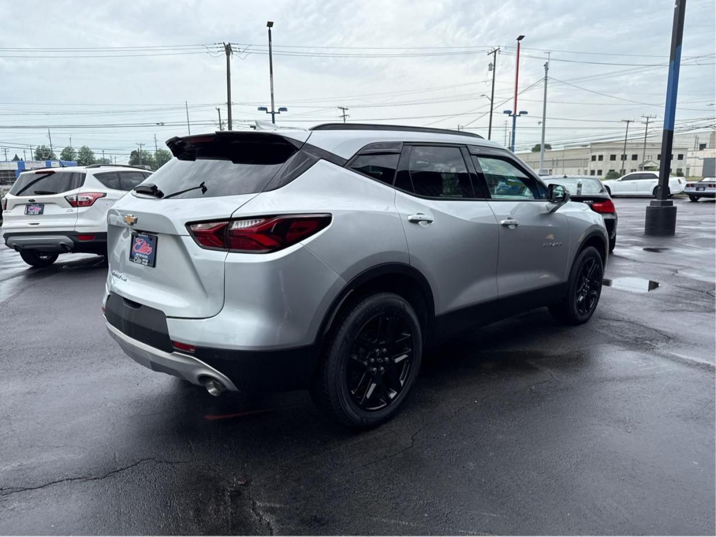 2022 SILVER CHEVROLET BLAZER (3GNKBHR40NS) with an L4,2.0L(122 CID),DOHC engine, AUTOMATIC transmission, located at 14600 Frazho Road, Warren, MI, 48089, (586) 776-3400, 42.485996, -82.974220 - Photo#4