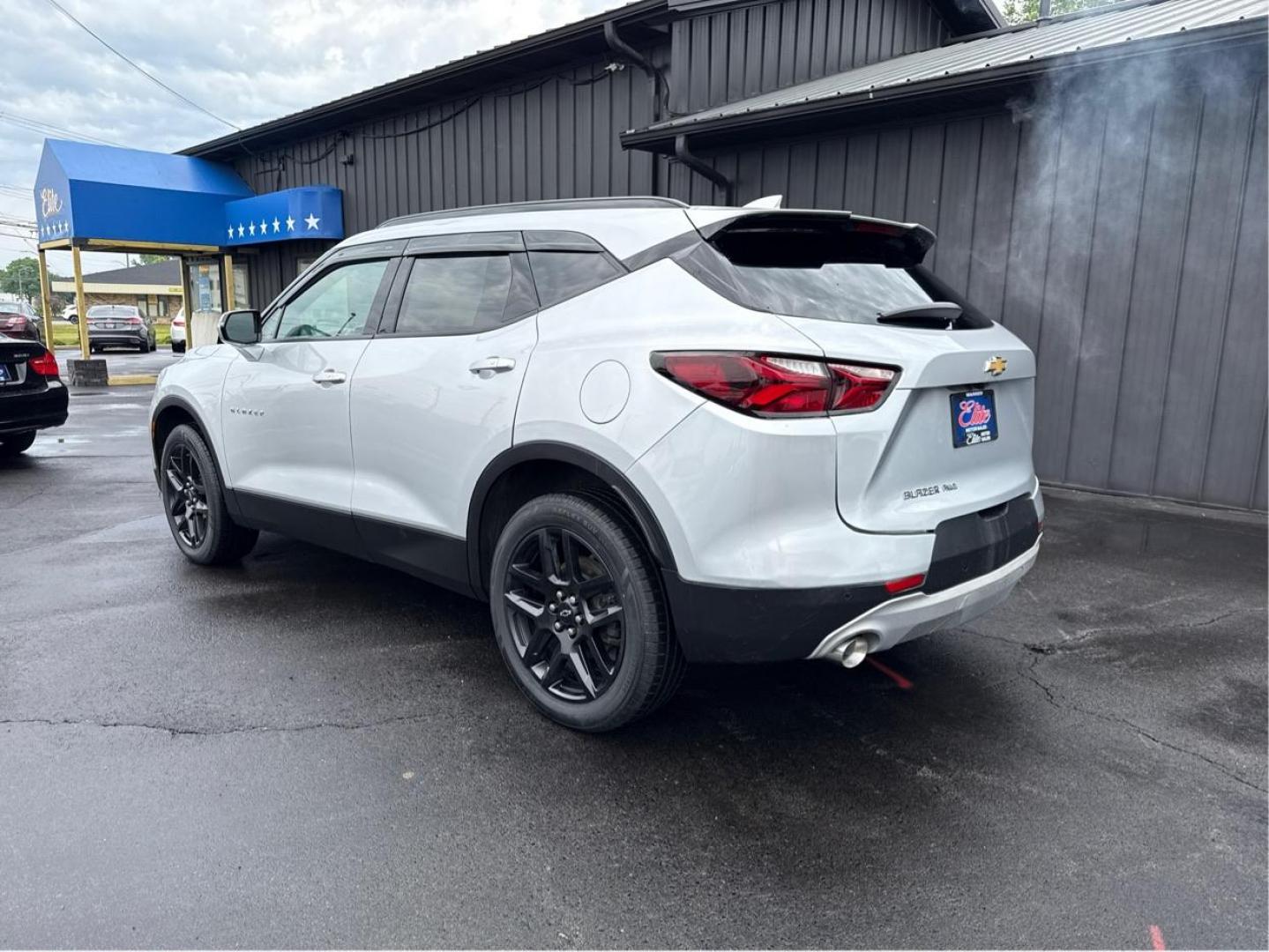 2022 SILVER CHEVROLET BLAZER (3GNKBHR40NS) with an L4,2.0L(122 CID),DOHC engine, AUTOMATIC transmission, located at 14600 Frazho Road, Warren, MI, 48089, (586) 776-3400, 42.485996, -82.974220 - Photo#6