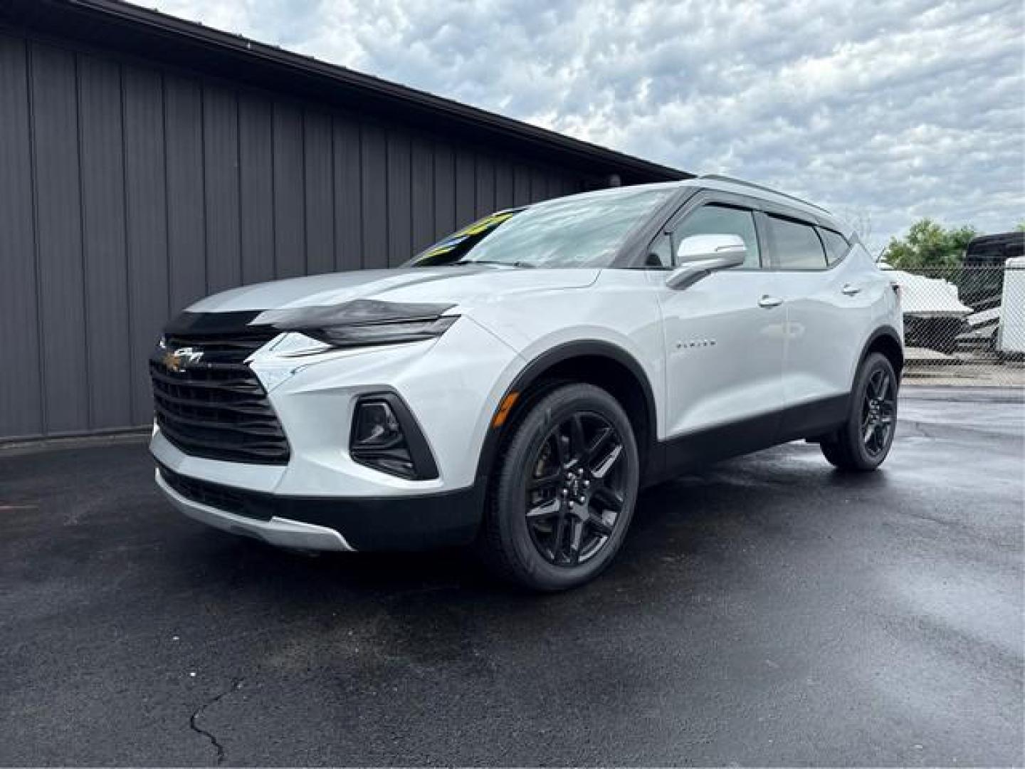 2022 SILVER CHEVROLET BLAZER (3GNKBHR40NS) with an L4,2.0L(122 CID),DOHC engine, AUTOMATIC transmission, located at 14600 Frazho Road, Warren, MI, 48089, (586) 776-3400, 42.485996, -82.974220 - Photo#1