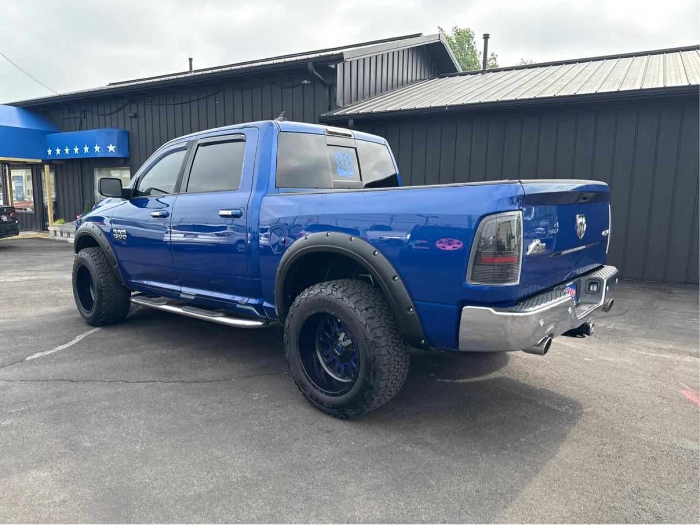 2015 BLUE RAM 1500 (1C6RR7LT7FS) with an V8,5.7L(345 CID),OHV engine, AUTOMATIC transmission, located at 14600 Frazho Road, Warren, MI, 48089, (586) 776-3400, 42.485996, -82.974220 - Photo#6