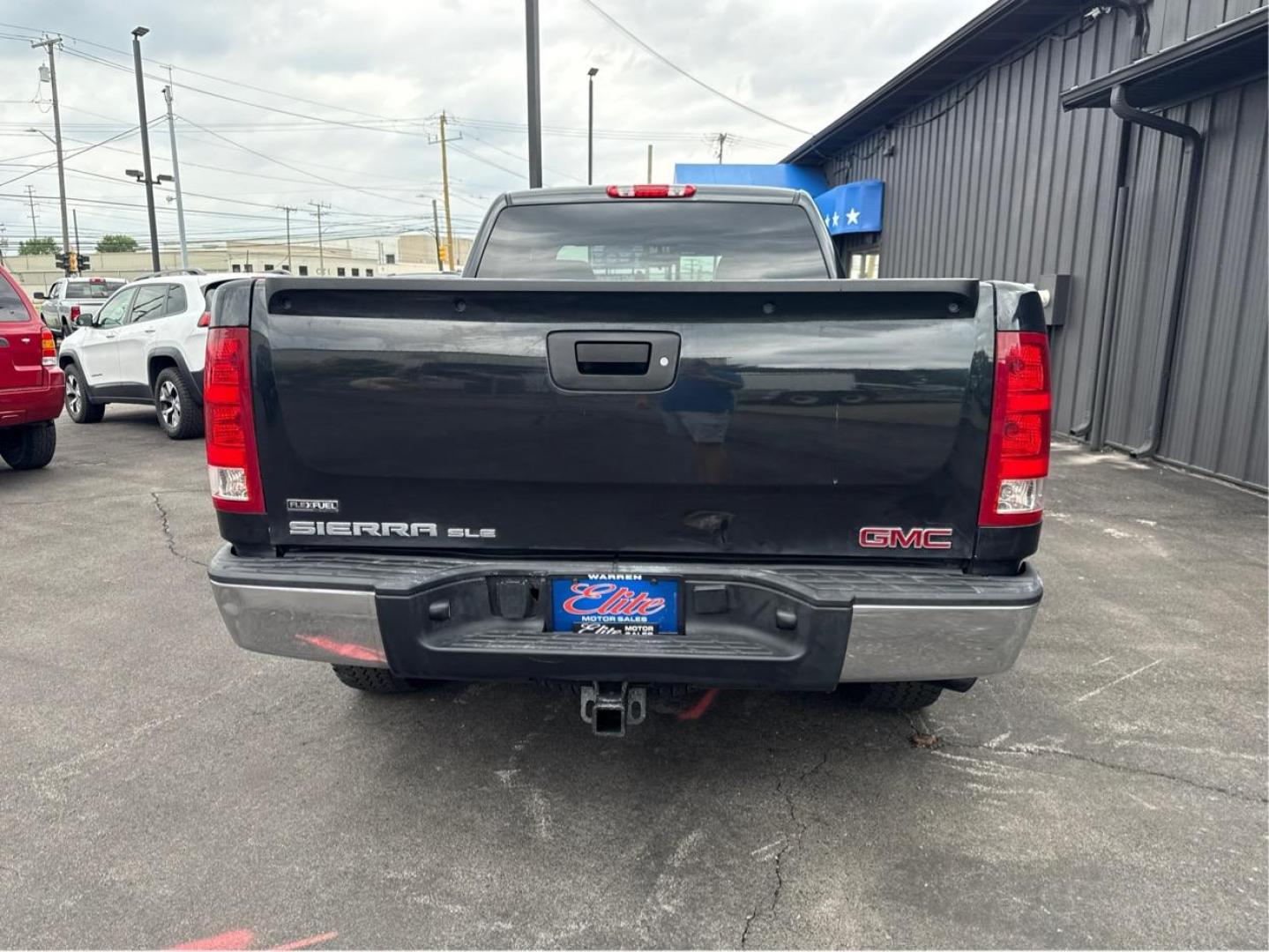 2009 BLACK GMC SIERRA 1500 (1GTEK29029Z) with an V8,5.3L(325 CID),OHV engine, AUTOMATIC transmission, located at 14600 Frazho Road, Warren, MI, 48089, (586) 776-3400, 42.485996, -82.974220 - Photo#5