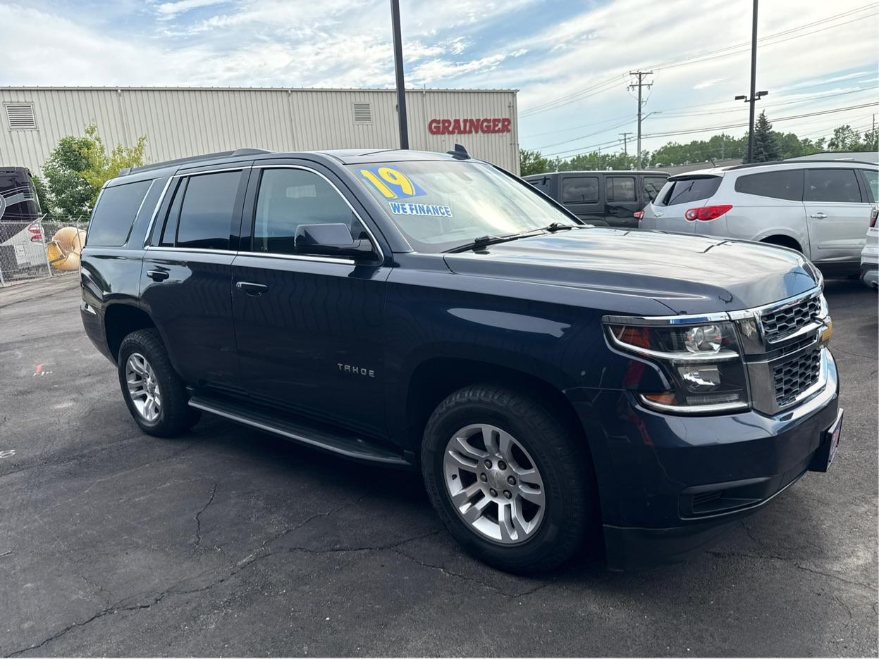 2019 BLUE CHEVROLET TAHOE (1GNSKAKC3KR) with an V8,5.3L(325 CID),OHV engine, AUTOMATIC transmission, located at 14600 Frazho Road, Warren, MI, 48089, (586) 776-3400, 42.485996, -82.974220- Photo#2