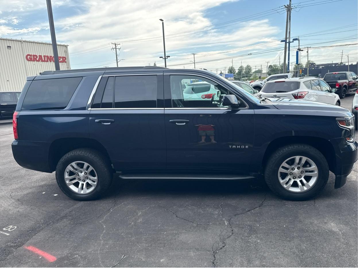 2019 BLUE CHEVROLET TAHOE (1GNSKAKC3KR) with an V8,5.3L(325 CID),OHV engine, AUTOMATIC transmission, located at 14600 Frazho Road, Warren, MI, 48089, (586) 776-3400, 42.485996, -82.974220- Photo#3