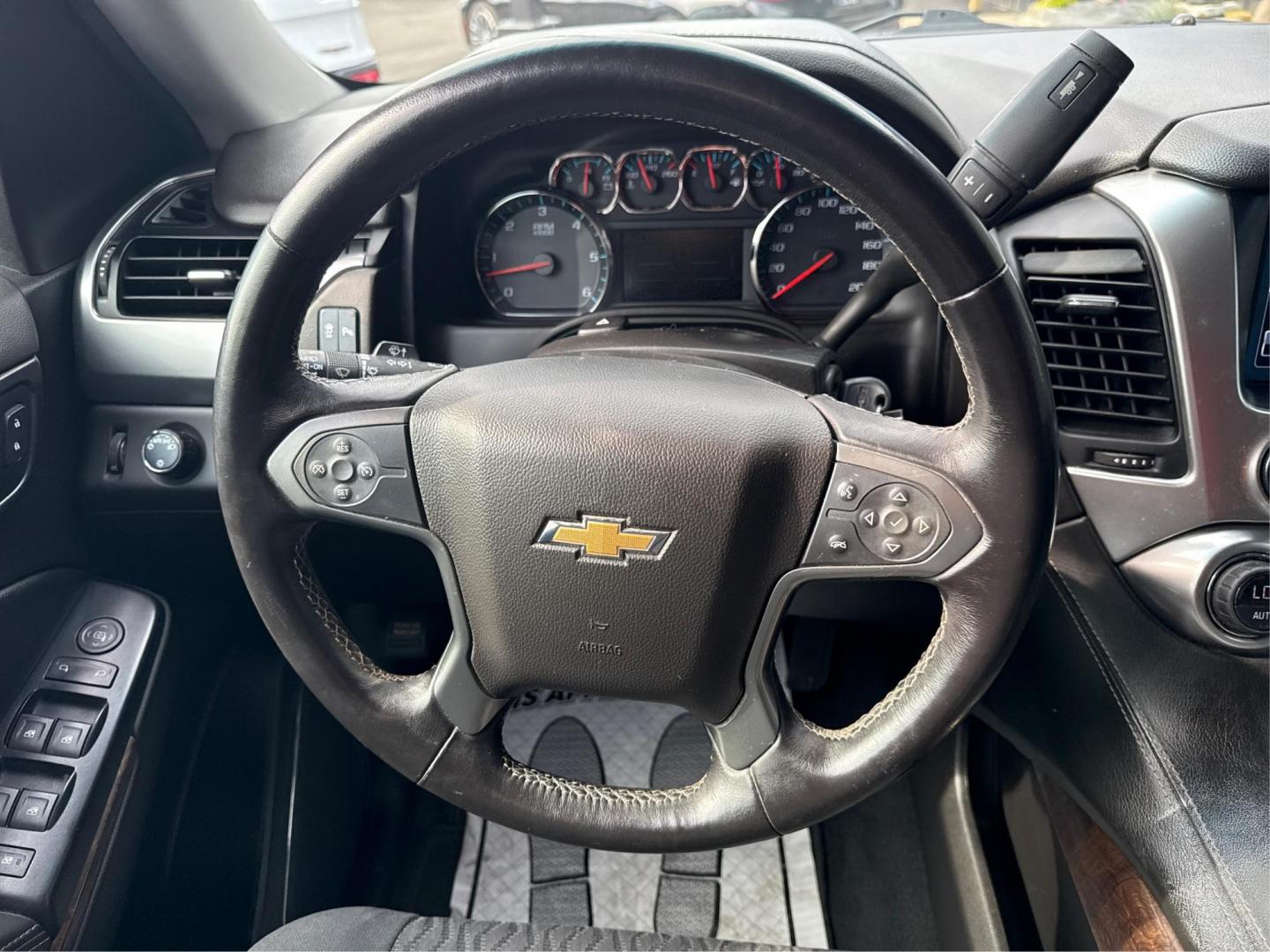 2019 BLUE CHEVROLET TAHOE (1GNSKAKC3KR) with an V8,5.3L(325 CID),OHV engine, AUTOMATIC transmission, located at 14600 Frazho Road, Warren, MI, 48089, (586) 776-3400, 42.485996, -82.974220- Photo#16