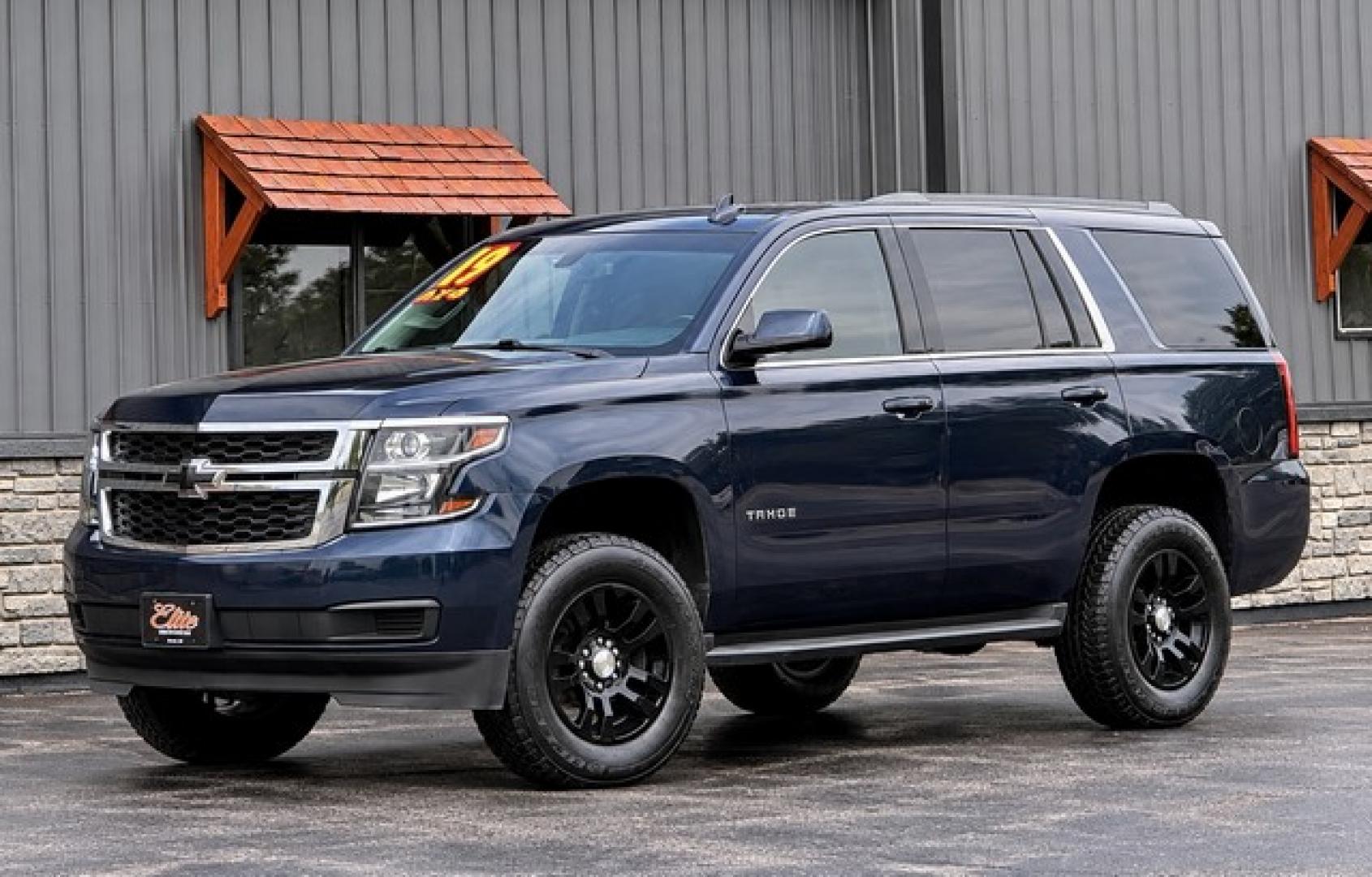 2019 BLUE CHEVROLET TAHOE (1GNSKAKC3KR) with an V8,5.3L(325 CID),OHV engine, AUTOMATIC transmission, located at 14600 Frazho Road, Warren, MI, 48089, (586) 776-3400, 42.485996, -82.974220- Photo#2