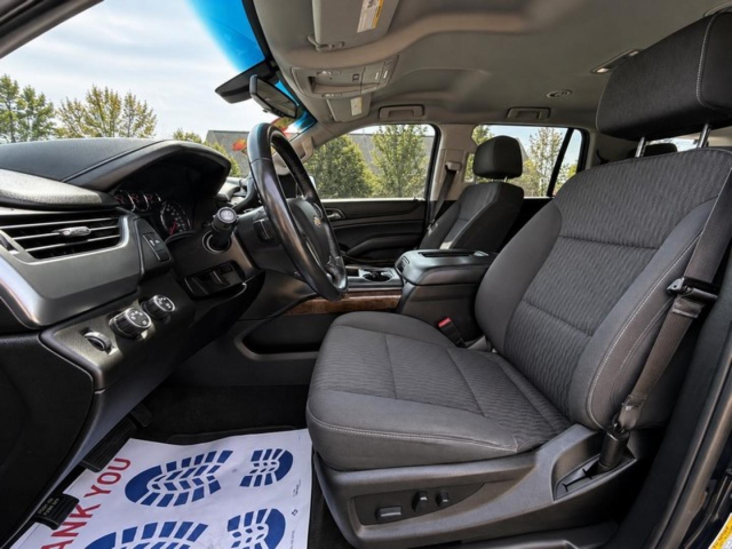 2019 BLUE CHEVROLET TAHOE (1GNSKAKC3KR) with an V8,5.3L(325 CID),OHV engine, AUTOMATIC transmission, located at 14600 Frazho Road, Warren, MI, 48089, (586) 776-3400, 42.485996, -82.974220- Photo#8