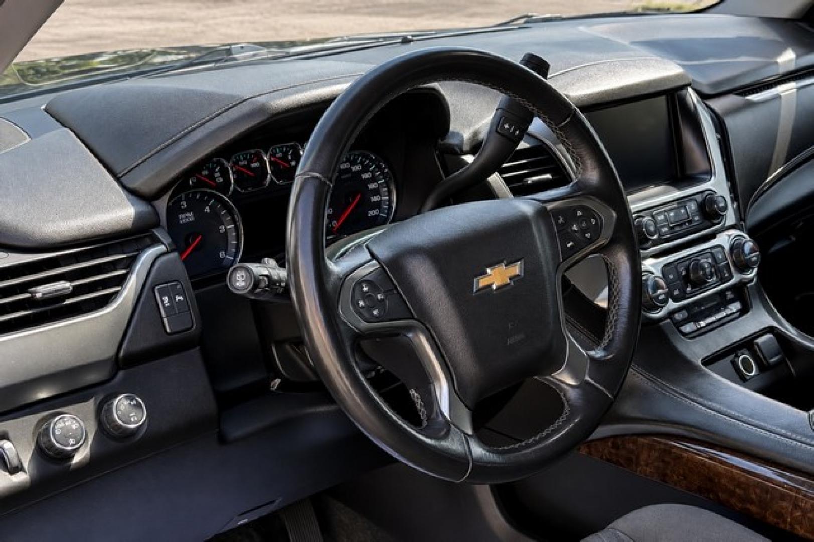 2019 BLUE CHEVROLET TAHOE (1GNSKAKC3KR) with an V8,5.3L(325 CID),OHV engine, AUTOMATIC transmission, located at 14600 Frazho Road, Warren, MI, 48089, (586) 776-3400, 42.485996, -82.974220- Photo#11