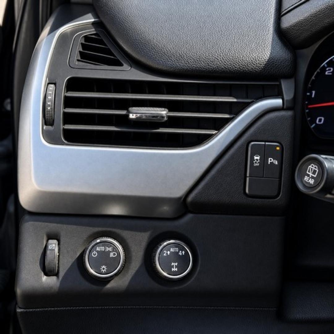 2019 BLUE CHEVROLET TAHOE (1GNSKAKC3KR) with an V8,5.3L(325 CID),OHV engine, AUTOMATIC transmission, located at 14600 Frazho Road, Warren, MI, 48089, (586) 776-3400, 42.485996, -82.974220- Photo#14