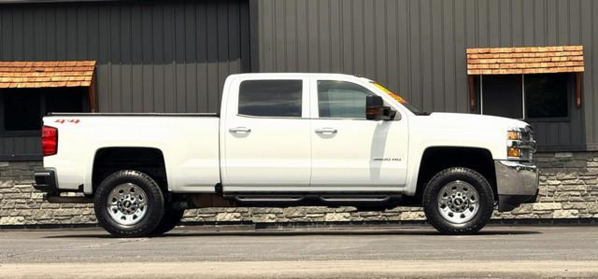 2019 WHITE CHEVROLET SILVERADO 3500 HD (1GC4KVCG5KF) with an V8,6.0L(364 CID),OHV engine, AUTOMATIC transmission, located at 14600 Frazho Road, Warren, MI, 48089, (586) 776-3400, 42.485996, -82.974220 - Photo#3