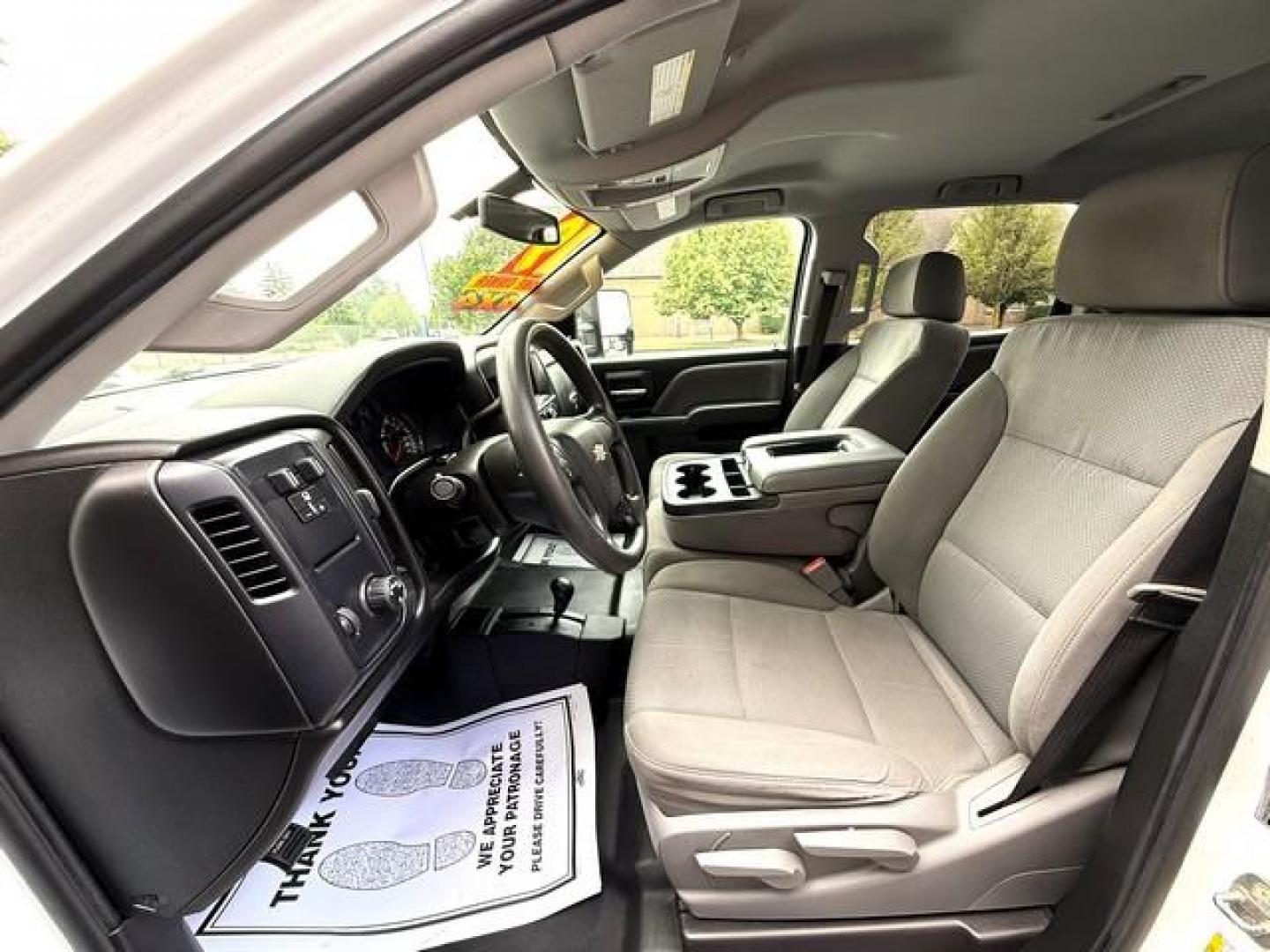 2019 WHITE CHEVROLET SILVERADO 3500 HD (1GC4KVCG5KF) with an V8,6.0L(364 CID),OHV engine, AUTOMATIC transmission, located at 14600 Frazho Road, Warren, MI, 48089, (586) 776-3400, 42.485996, -82.974220 - Photo#6