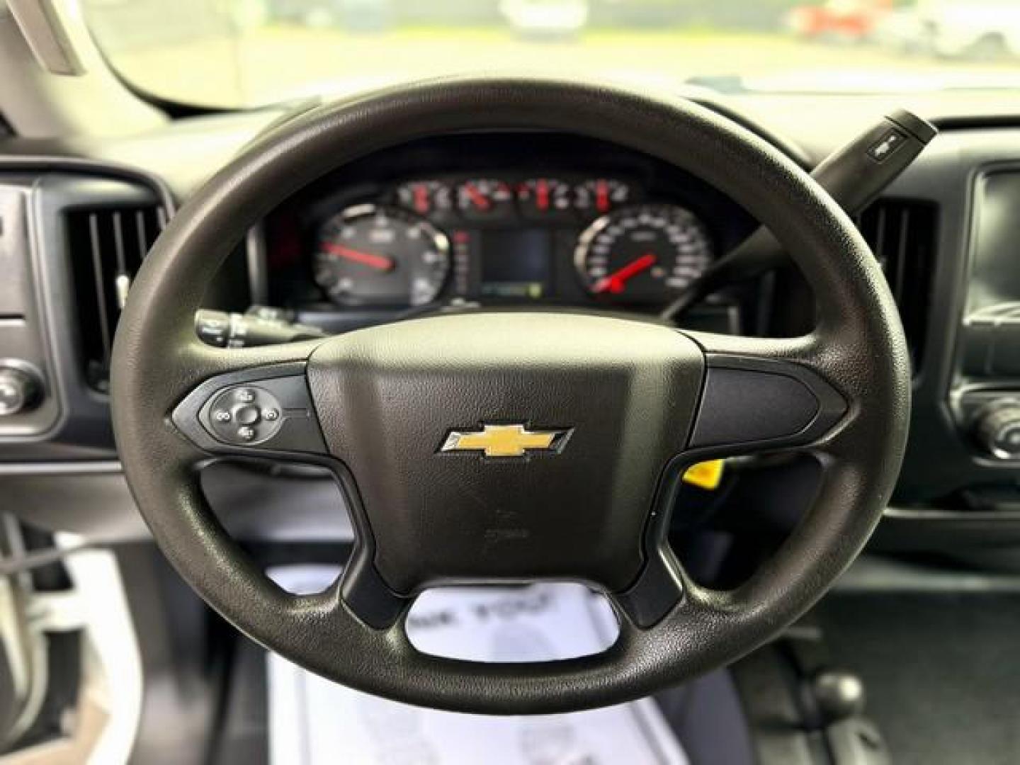 2019 WHITE CHEVROLET SILVERADO 3500 HD (1GC4KVCG5KF) with an V8,6.0L(364 CID),OHV engine, AUTOMATIC transmission, located at 14600 Frazho Road, Warren, MI, 48089, (586) 776-3400, 42.485996, -82.974220 - Photo#9