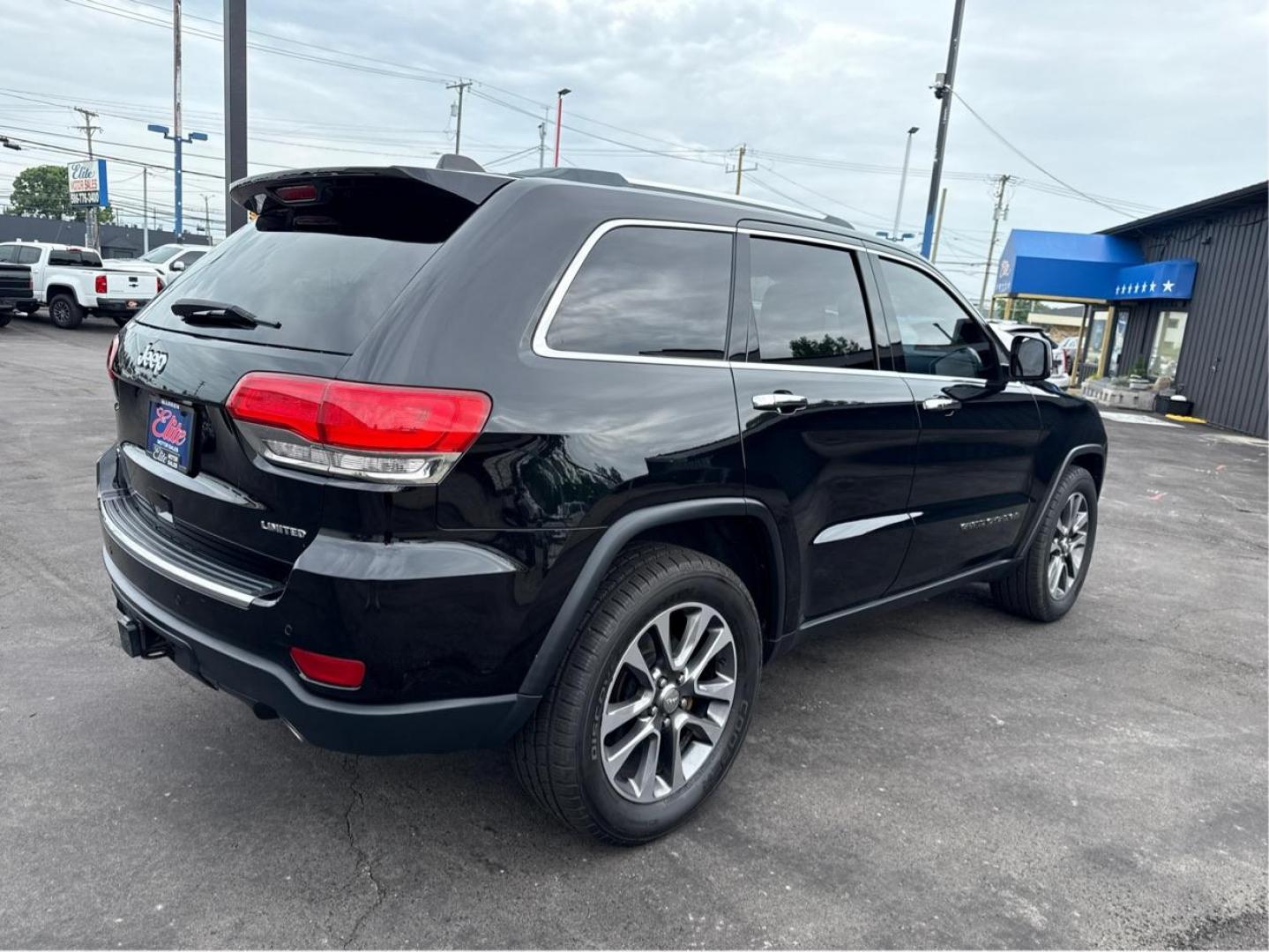 2018 BLACK JEEP GRAND CHEROKEE (1C4RJFBG6JC) with an V6,3.6L(220 CID),DOHC engine, AUTOMATIC transmission, located at 14600 Frazho Road, Warren, MI, 48089, (586) 776-3400, 42.485996, -82.974220 - Photo#4