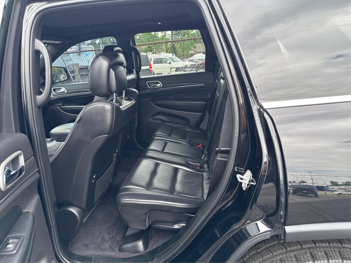 2018 BLACK JEEP GRAND CHEROKEE (1C4RJFBG6JC) with an V6,3.6L(220 CID),DOHC engine, AUTOMATIC transmission, located at 14600 Frazho Road, Warren, MI, 48089, (586) 776-3400, 42.485996, -82.974220 - Photo#9