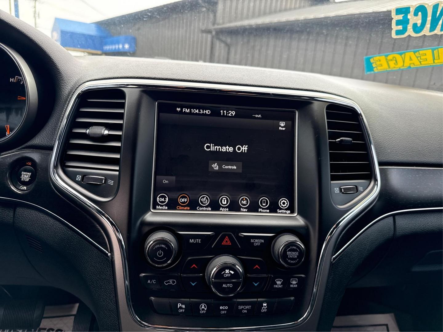 2018 BLACK JEEP GRAND CHEROKEE (1C4RJFBG6JC) with an V6,3.6L(220 CID),DOHC engine, AUTOMATIC transmission, located at 14600 Frazho Road, Warren, MI, 48089, (586) 776-3400, 42.485996, -82.974220 - Photo#13