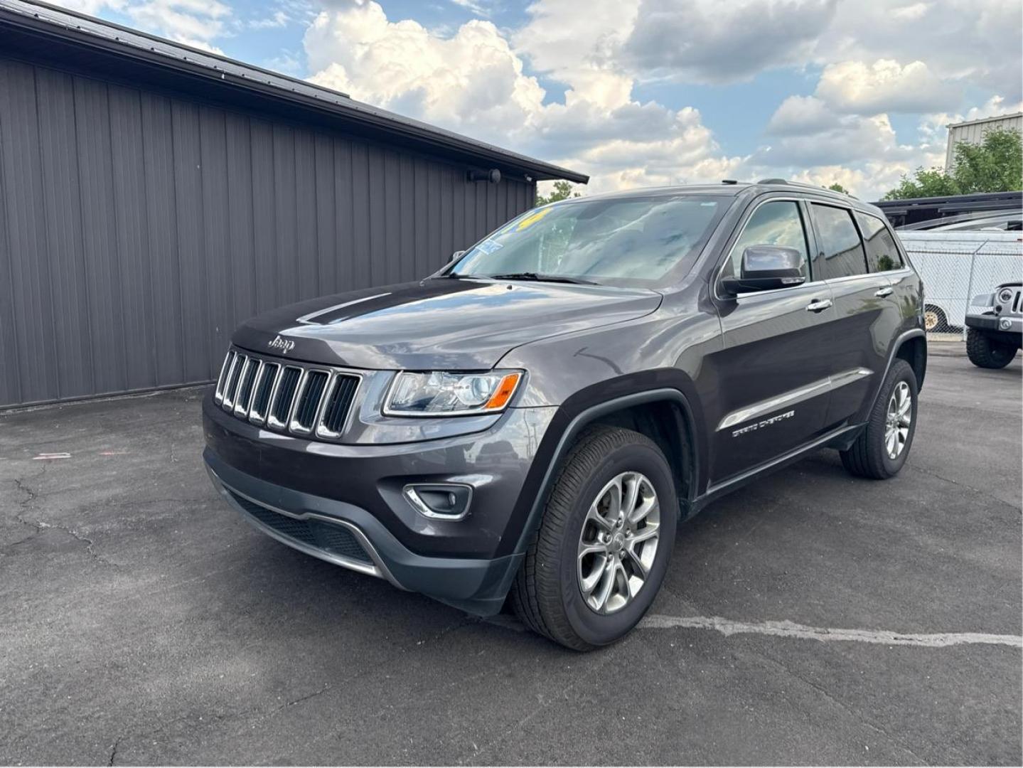 2014 DK GREY JEEP GRAND CHEROKEE (1C4RJFBG8EC) with an V6,3.6L(220 CID),DOHC engine, AUTOMATIC transmission, located at 14600 Frazho Road, Warren, MI, 48089, (586) 776-3400, 42.485996, -82.974220 - Photo#0