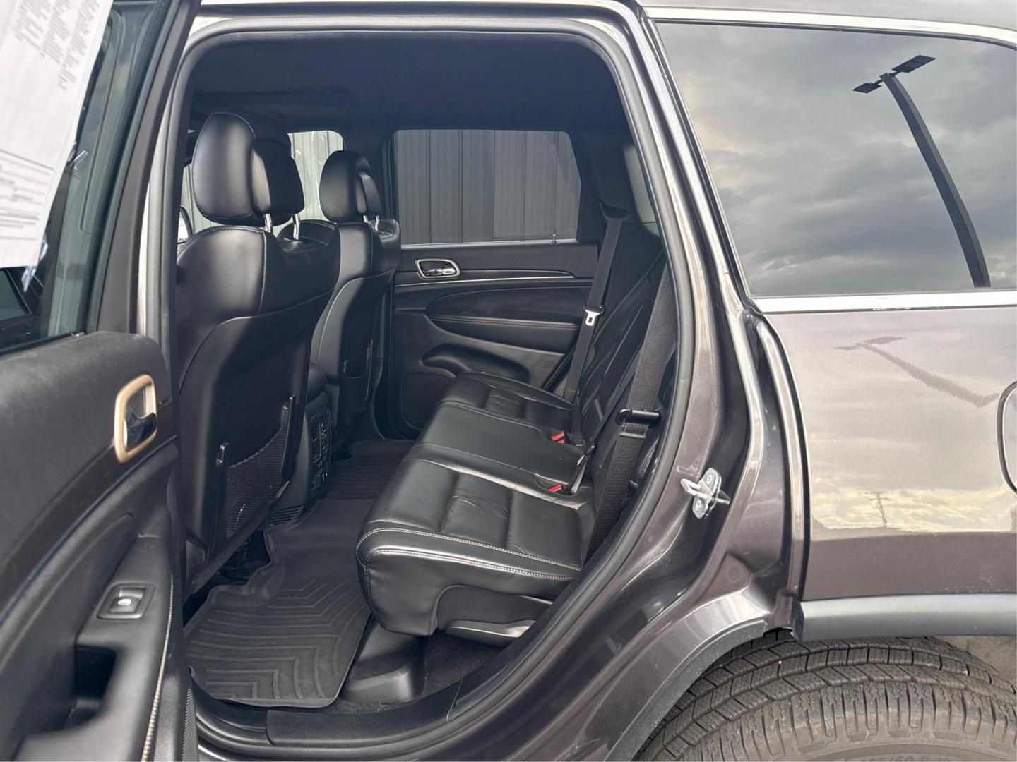 2014 DK GREY JEEP GRAND CHEROKEE (1C4RJFBG8EC) with an V6,3.6L(220 CID),DOHC engine, AUTOMATIC transmission, located at 14600 Frazho Road, Warren, MI, 48089, (586) 776-3400, 42.485996, -82.974220 - Photo#9