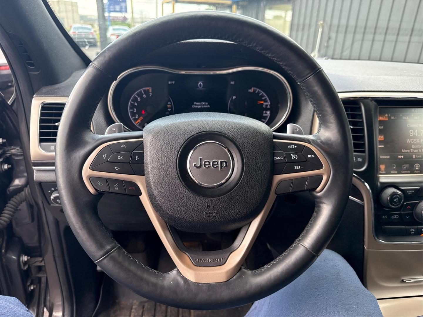 2014 DK GREY JEEP GRAND CHEROKEE (1C4RJFBG8EC) with an V6,3.6L(220 CID),DOHC engine, AUTOMATIC transmission, located at 14600 Frazho Road, Warren, MI, 48089, (586) 776-3400, 42.485996, -82.974220 - Photo#15