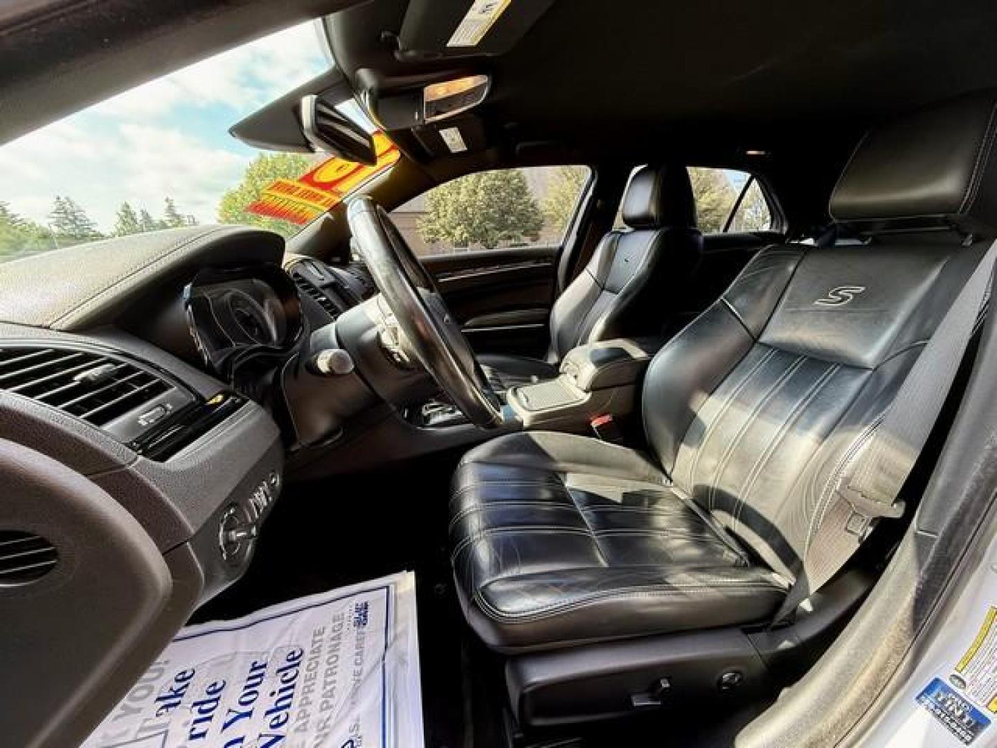 2018 WHITE CHRYSLER 300 (2C3CCAGG9JH) with an V6,3.6L(220 CID),DOHC engine, AUTOMATIC transmission, located at 14600 Frazho Road, Warren, MI, 48089, (586) 776-3400, 42.485996, -82.974220 - Photo#6