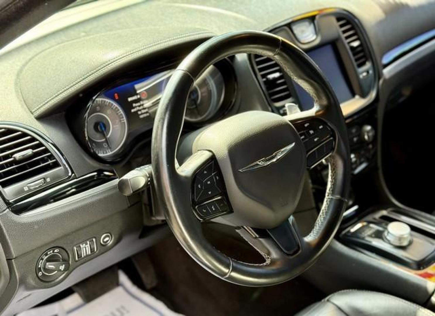 2018 WHITE CHRYSLER 300 (2C3CCAGG9JH) with an V6,3.6L(220 CID),DOHC engine, AUTOMATIC transmission, located at 14600 Frazho Road, Warren, MI, 48089, (586) 776-3400, 42.485996, -82.974220 - Photo#8