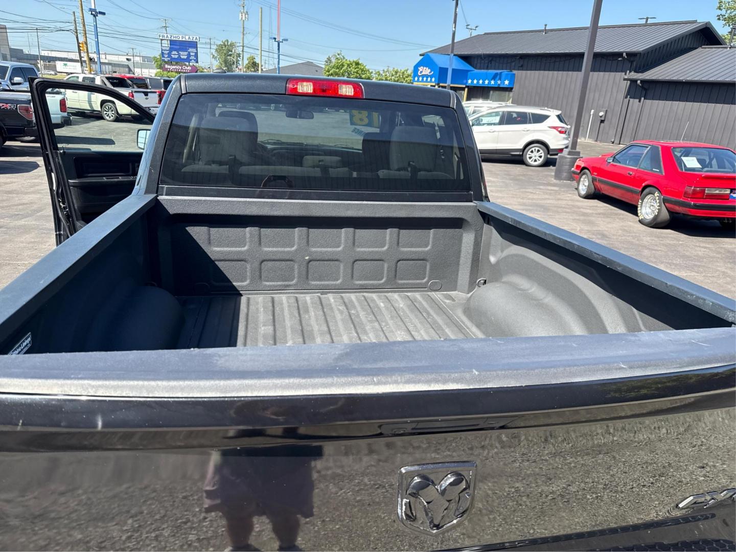 2018 BLACK RAM 1500 (1C6RR7KT6JS) with an V8,5.7L(345 CID),OHV engine, AUTOMATIC transmission, located at 14600 Frazho Road, Warren, MI, 48089, (586) 776-3400, 42.485996, -82.974220 - Photo#12