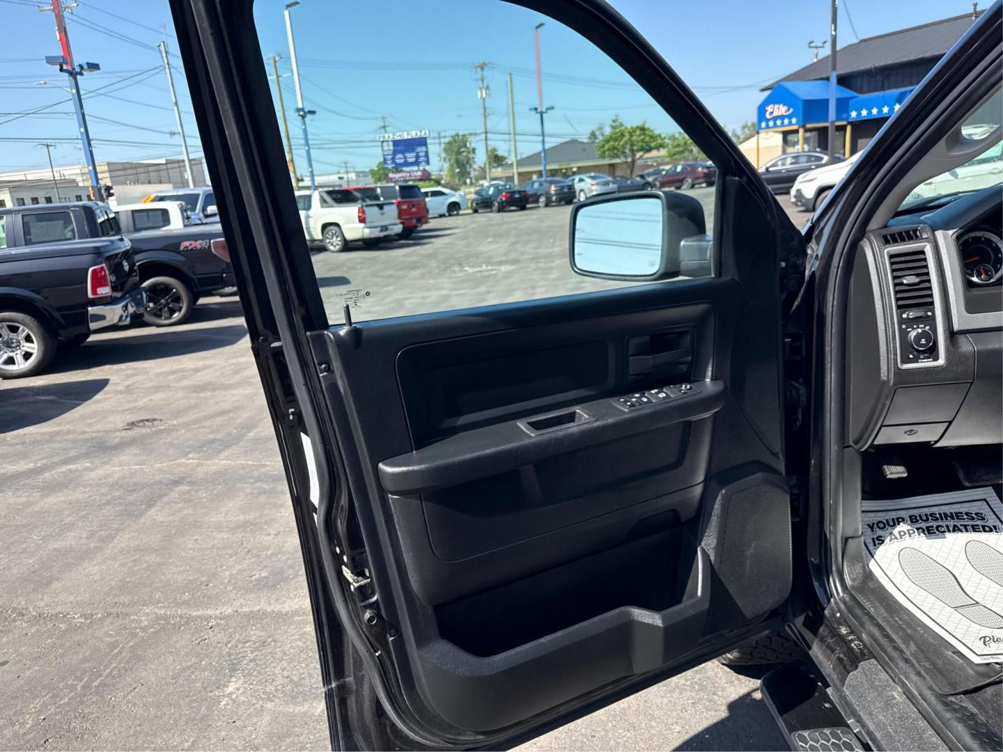 2018 BLACK RAM 1500 (1C6RR7KT6JS) with an V8,5.7L(345 CID),OHV engine, AUTOMATIC transmission, located at 14600 Frazho Road, Warren, MI, 48089, (586) 776-3400, 42.485996, -82.974220 - Photo#19