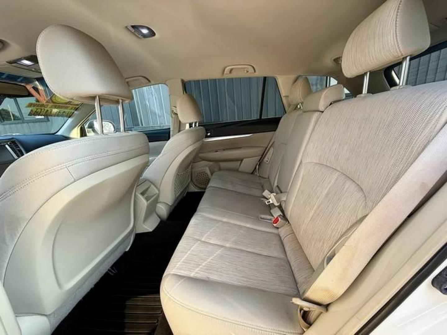 2013 WHITE SUBARU OUTBACK (4S4BRCCC0D3) with an H4,2.5L(152 CID),DOHC engine, AUTOMATIC transmission, located at 14600 Frazho Road, Warren, MI, 48089, (586) 776-3400, 42.485996, -82.974220 - Photo#7